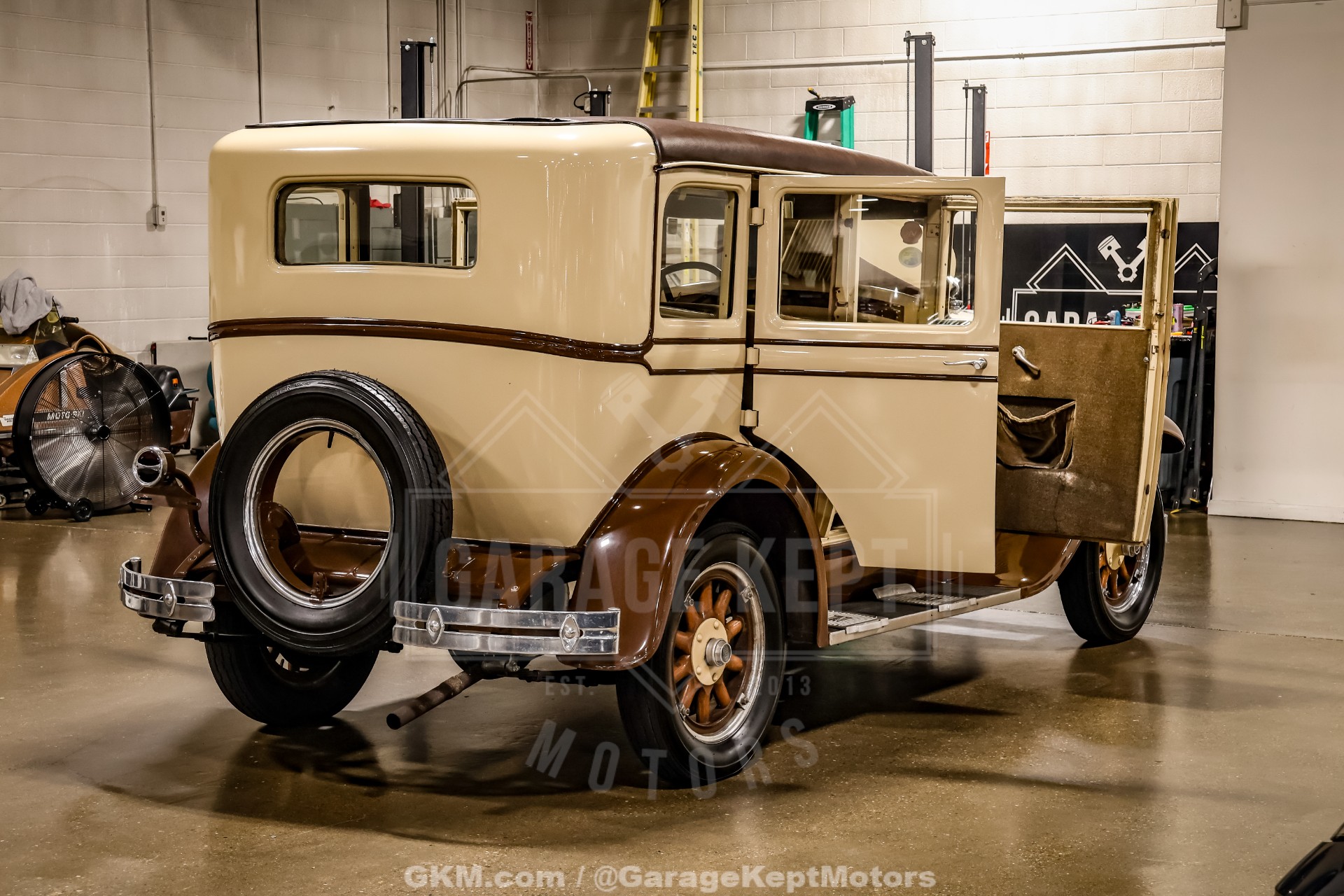 1928 Oldsmobile F-28 56