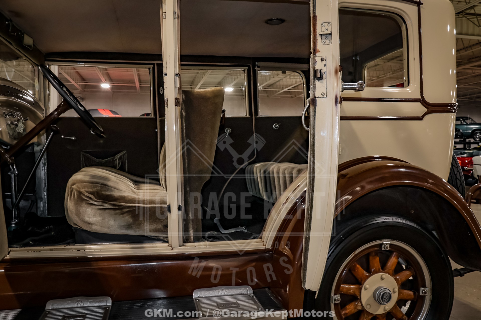 1928 Oldsmobile F-28 79