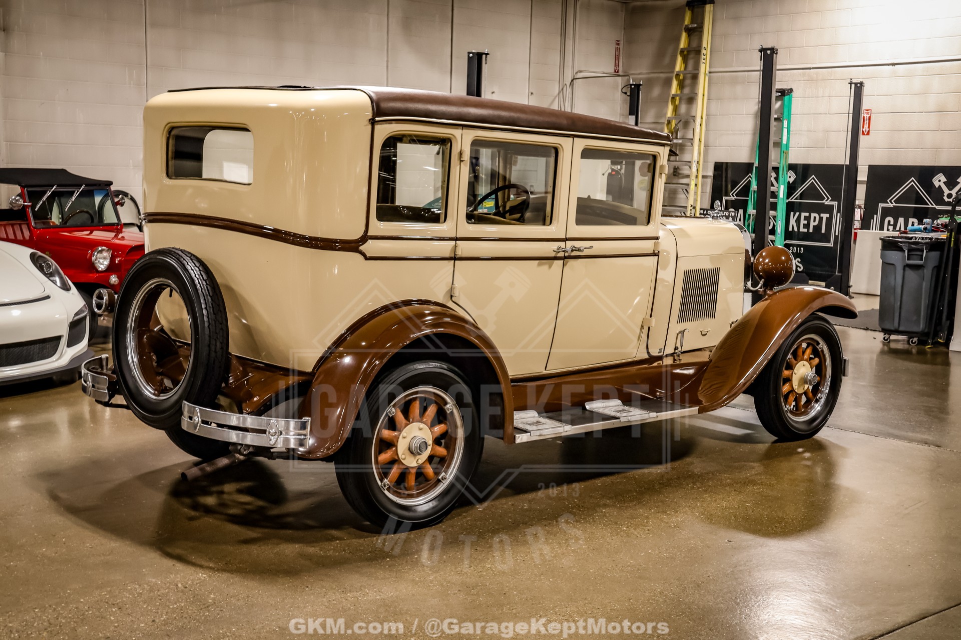 1928 Oldsmobile F-28 9