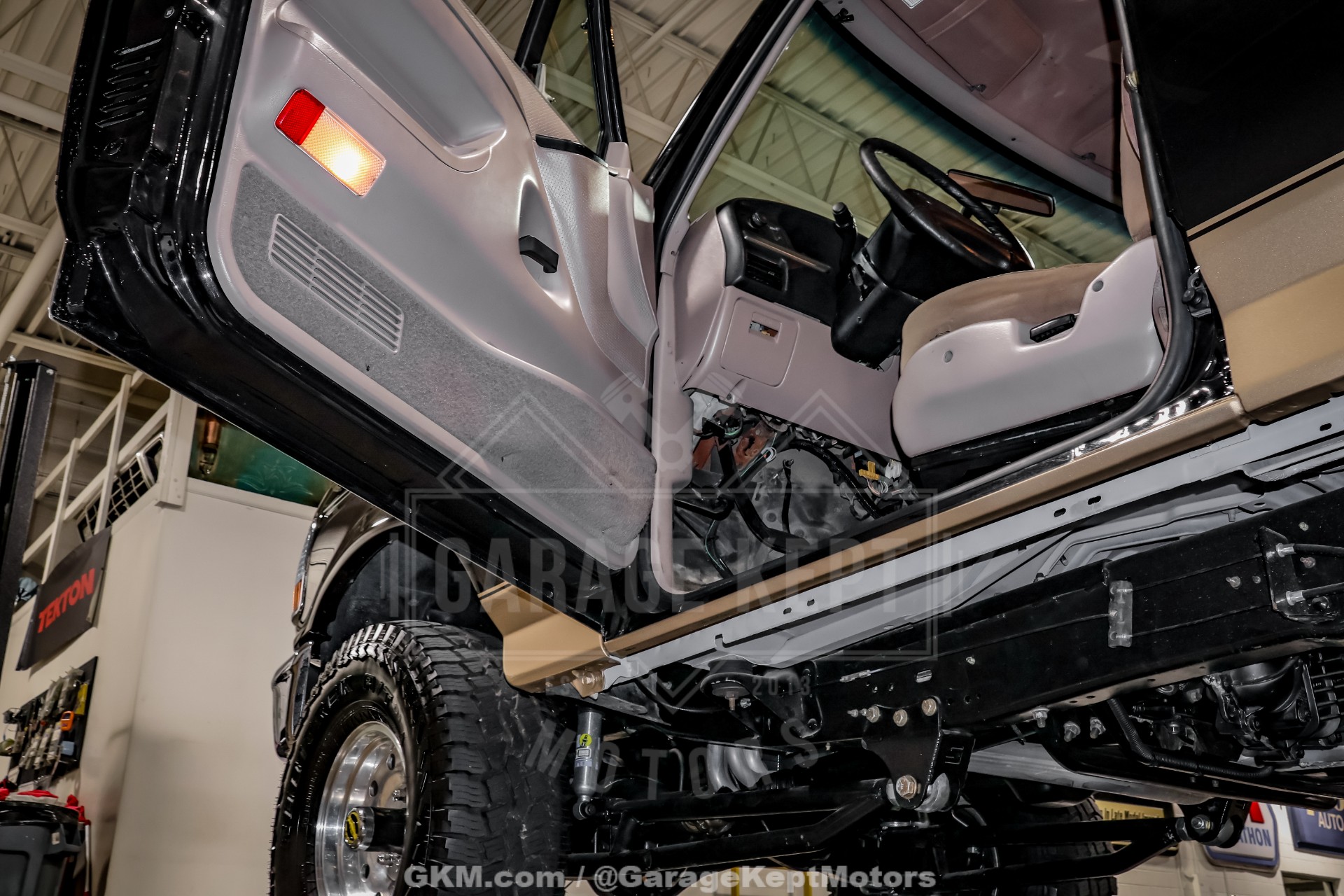 1992 Ford Bronco 103