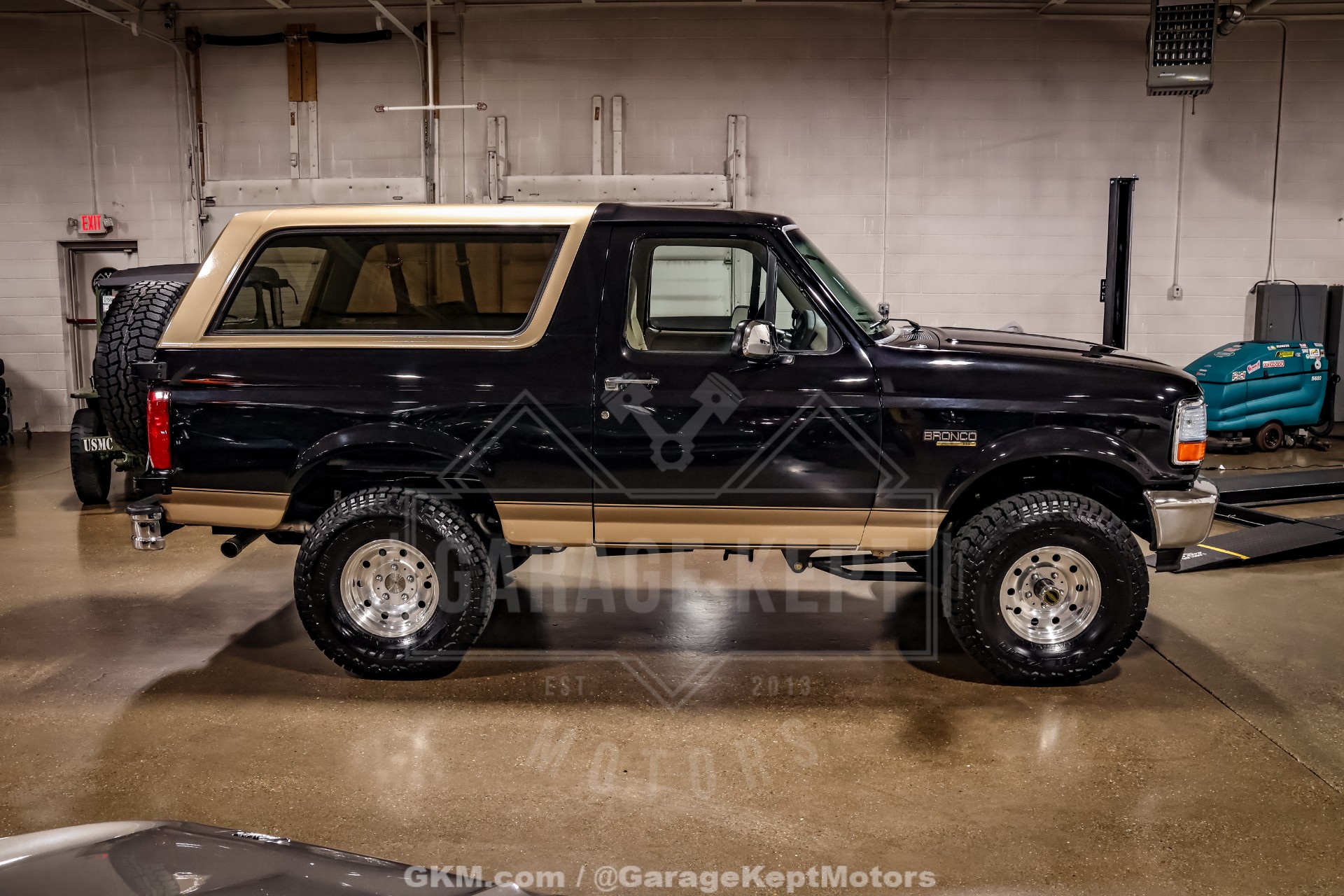 1992 Ford Bronco 10