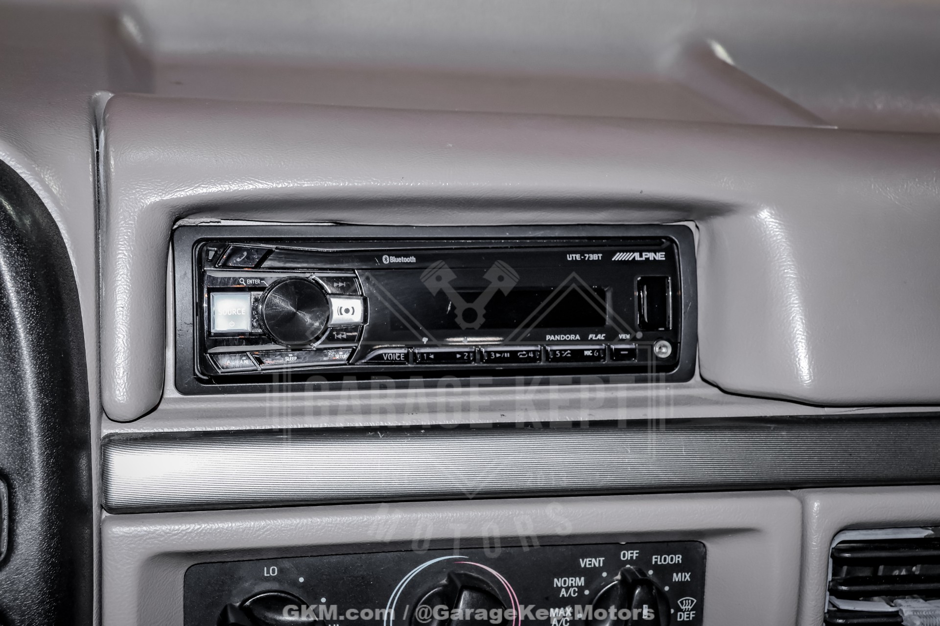 1992 Ford Bronco 129