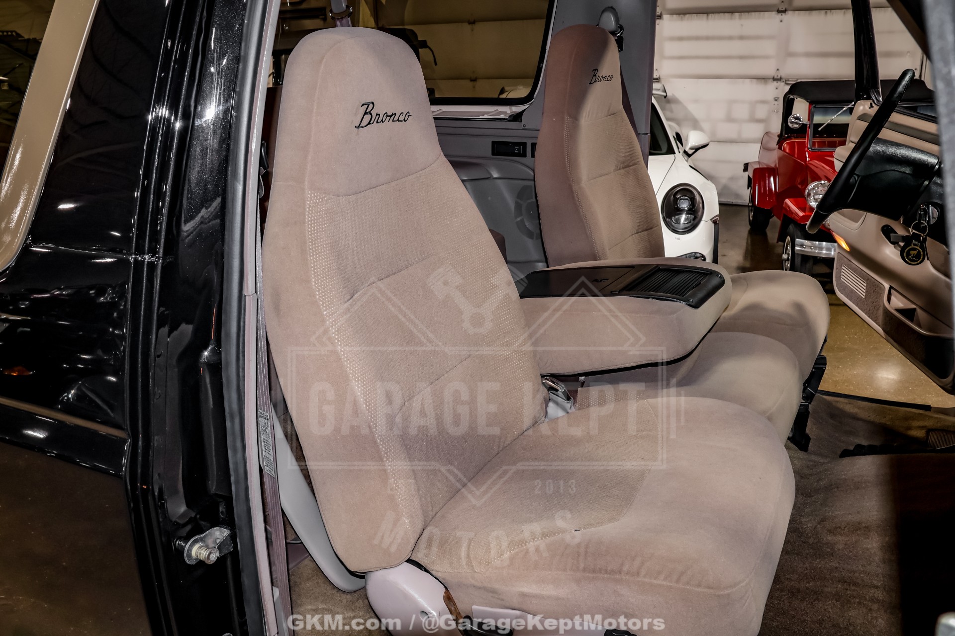 1992 Ford Bronco 74
