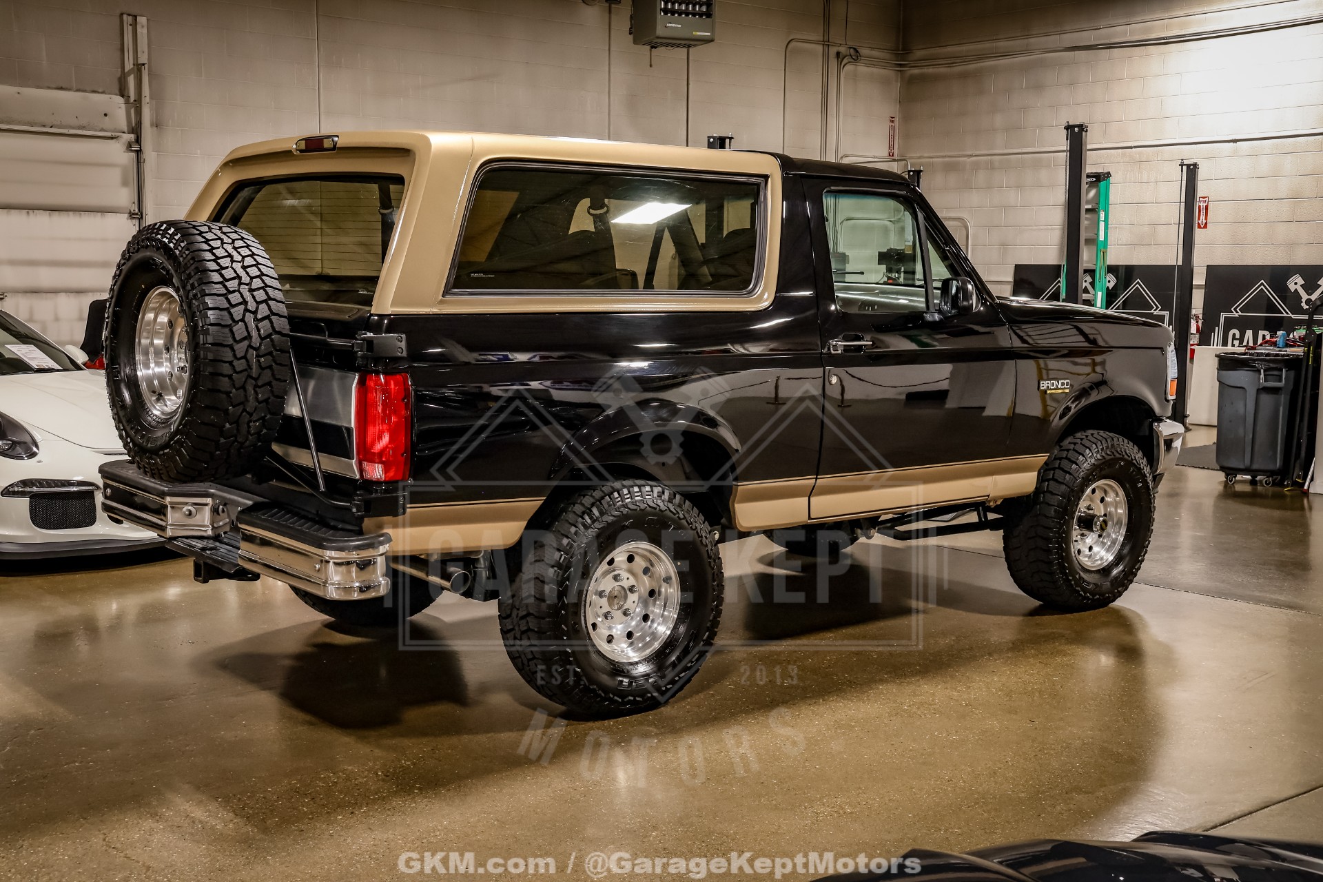 1992 Ford Bronco 9