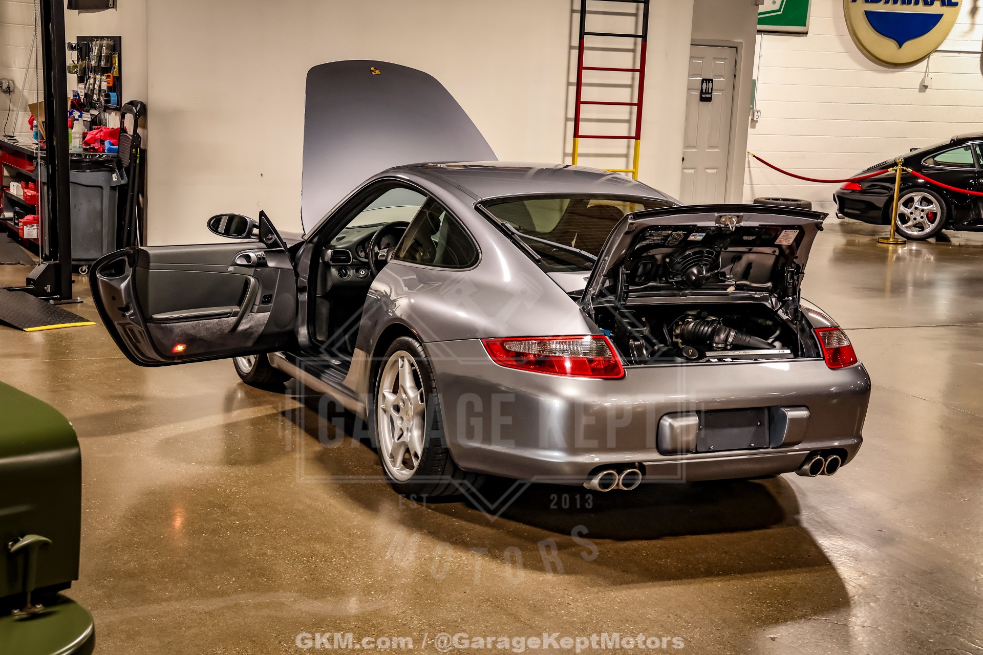 2005 Porsche 911 43