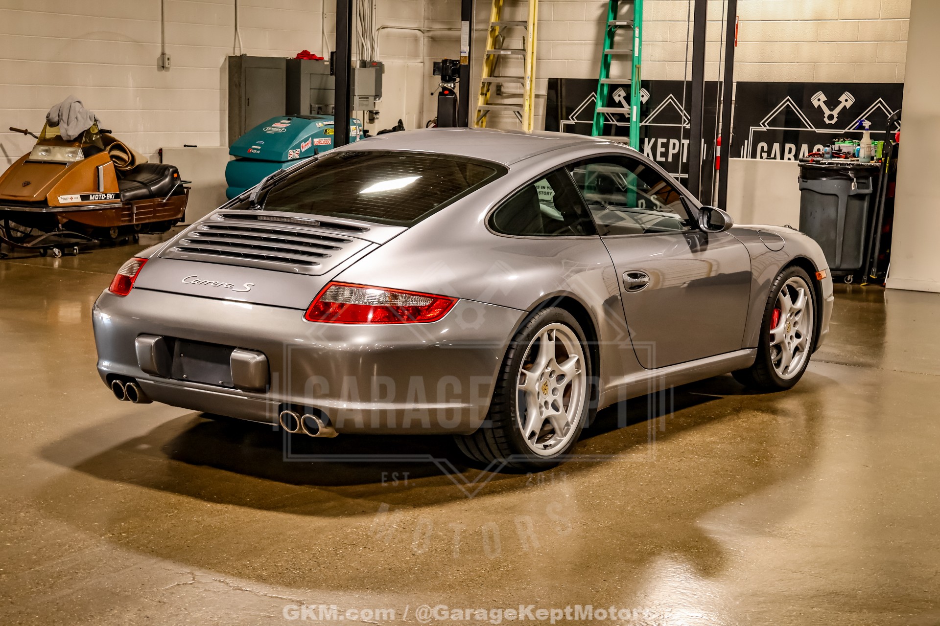 2005 Porsche 911 8