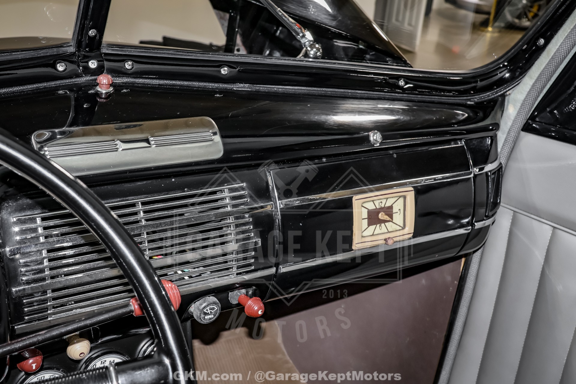 1940 Ford Deluxe 113