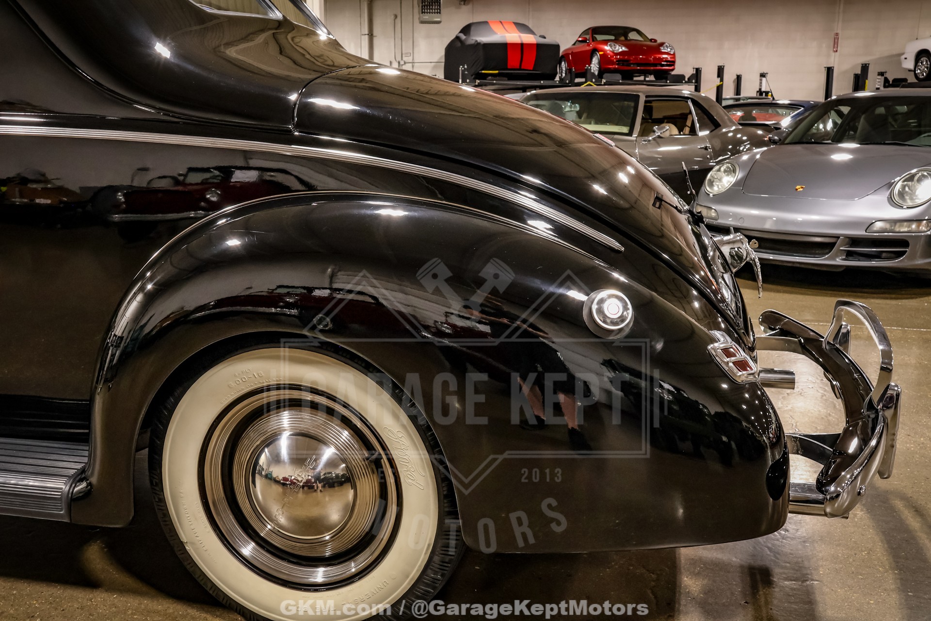 1940 Ford Deluxe 32