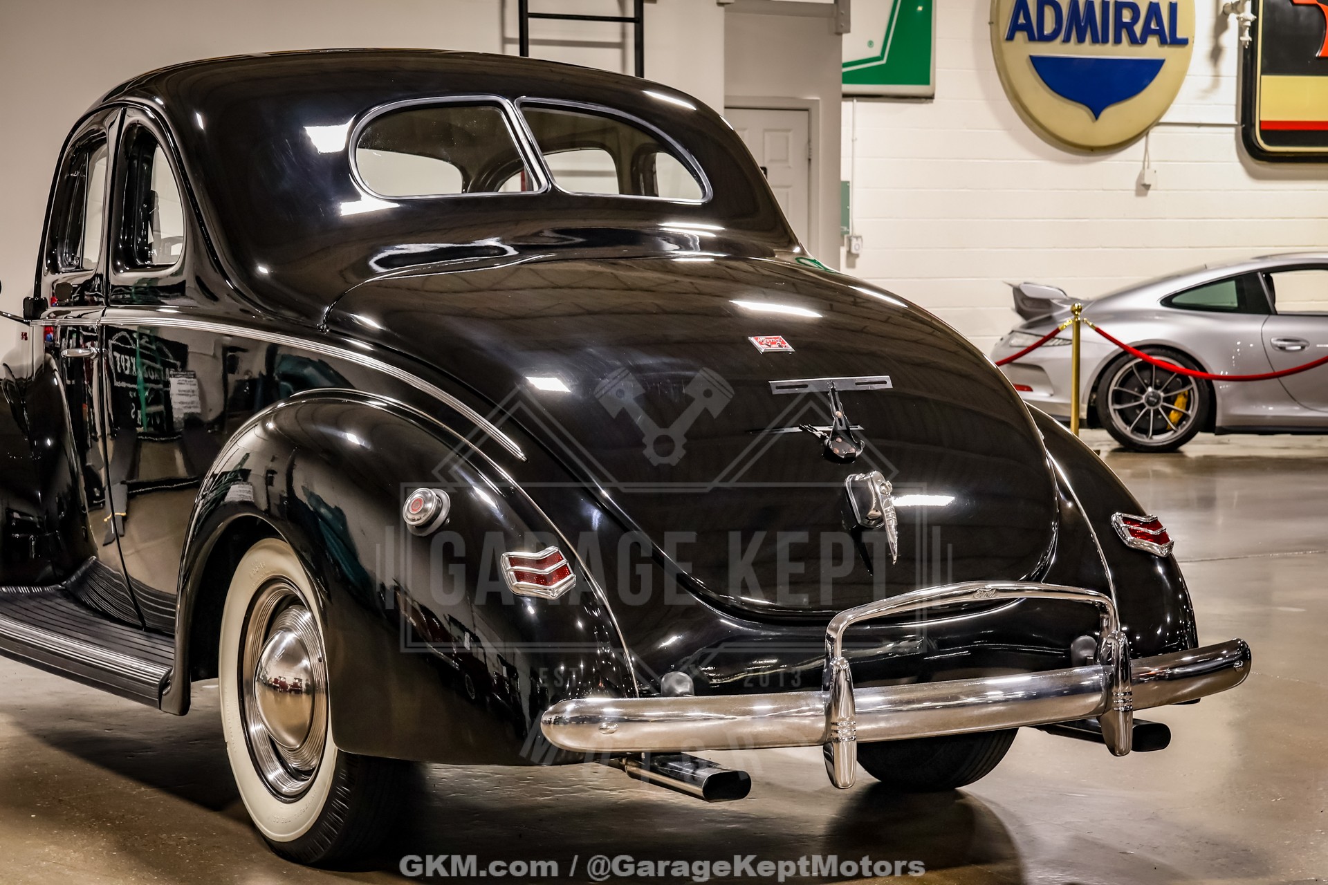 1940 Ford Deluxe 33