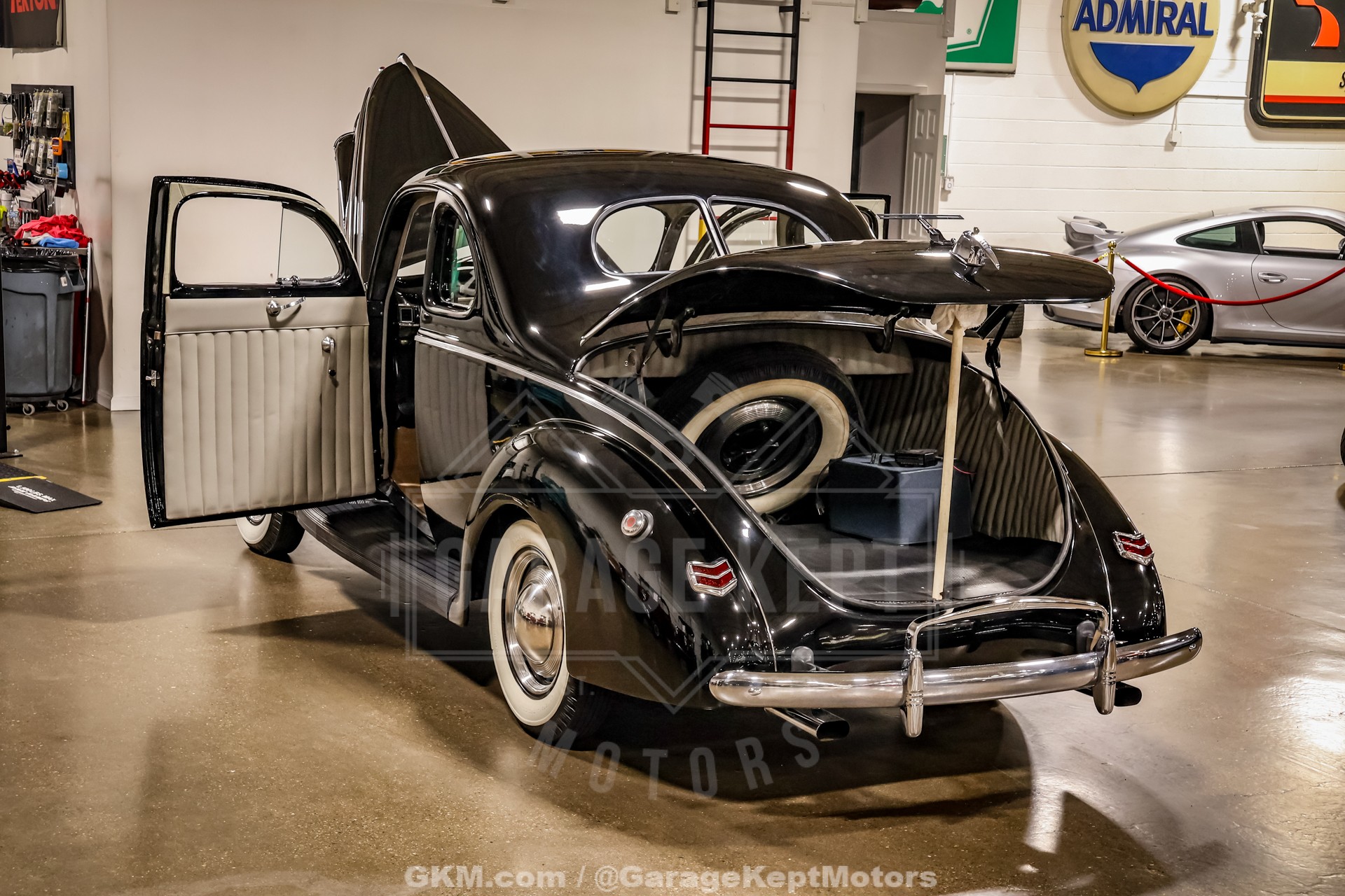 1940 Ford Deluxe 60