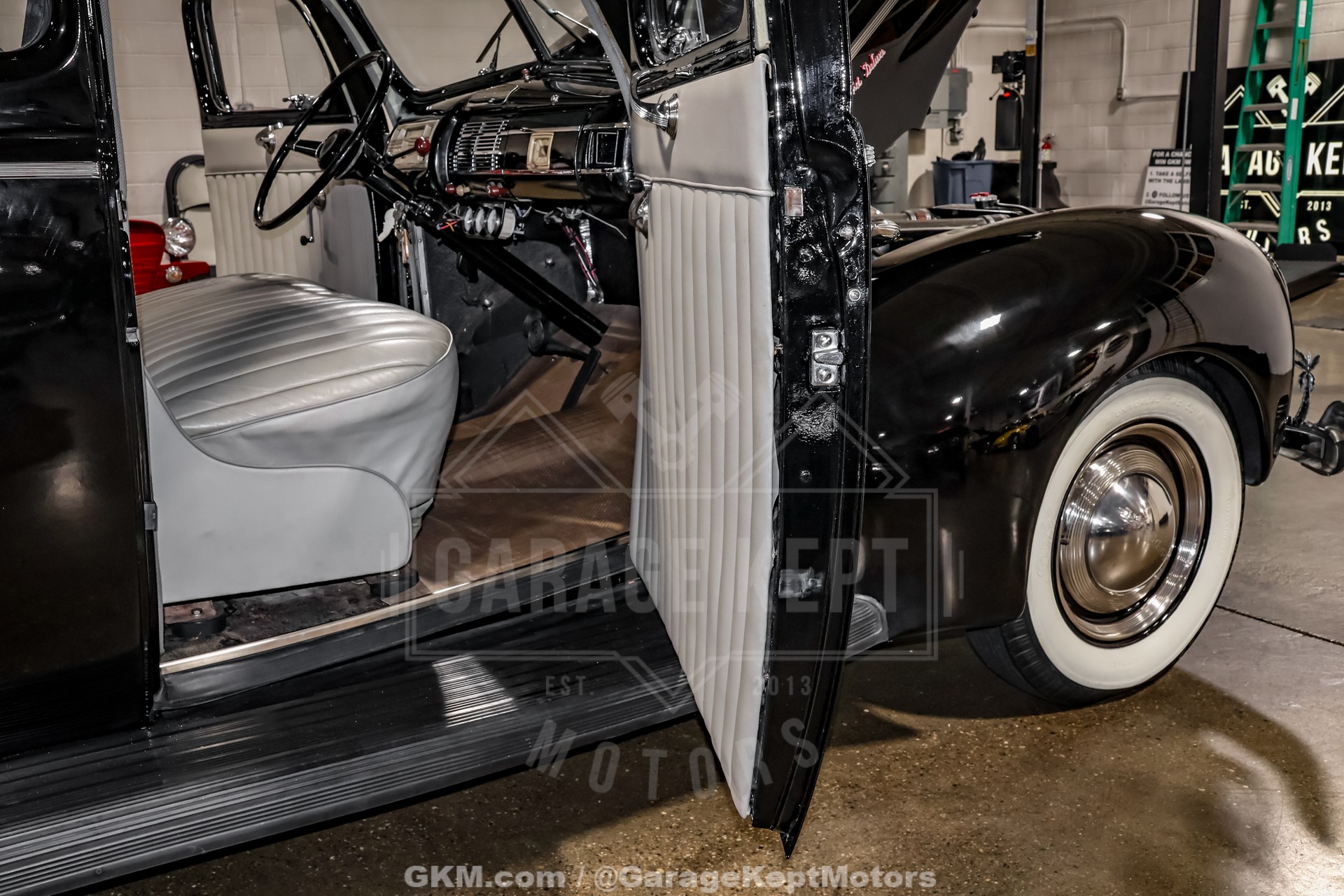 1940 Ford Deluxe 63