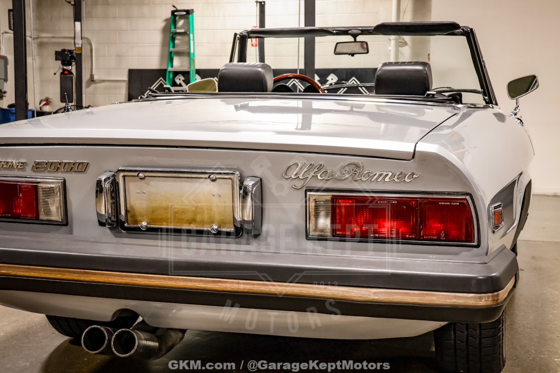 1976 Alfa Romeo 2000 Spider Veloce 37