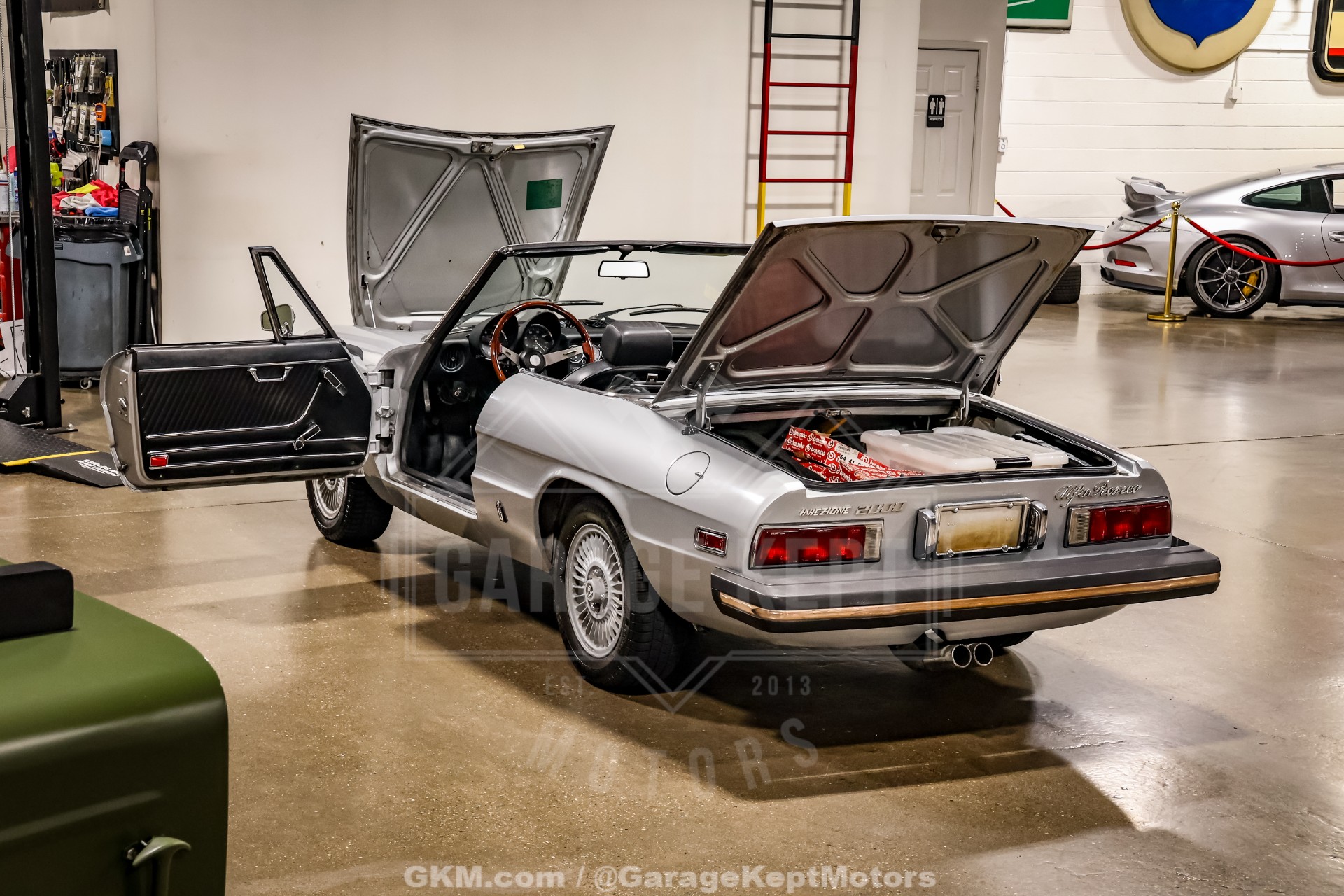 1976 Alfa Romeo 2000 Spider Veloce 54