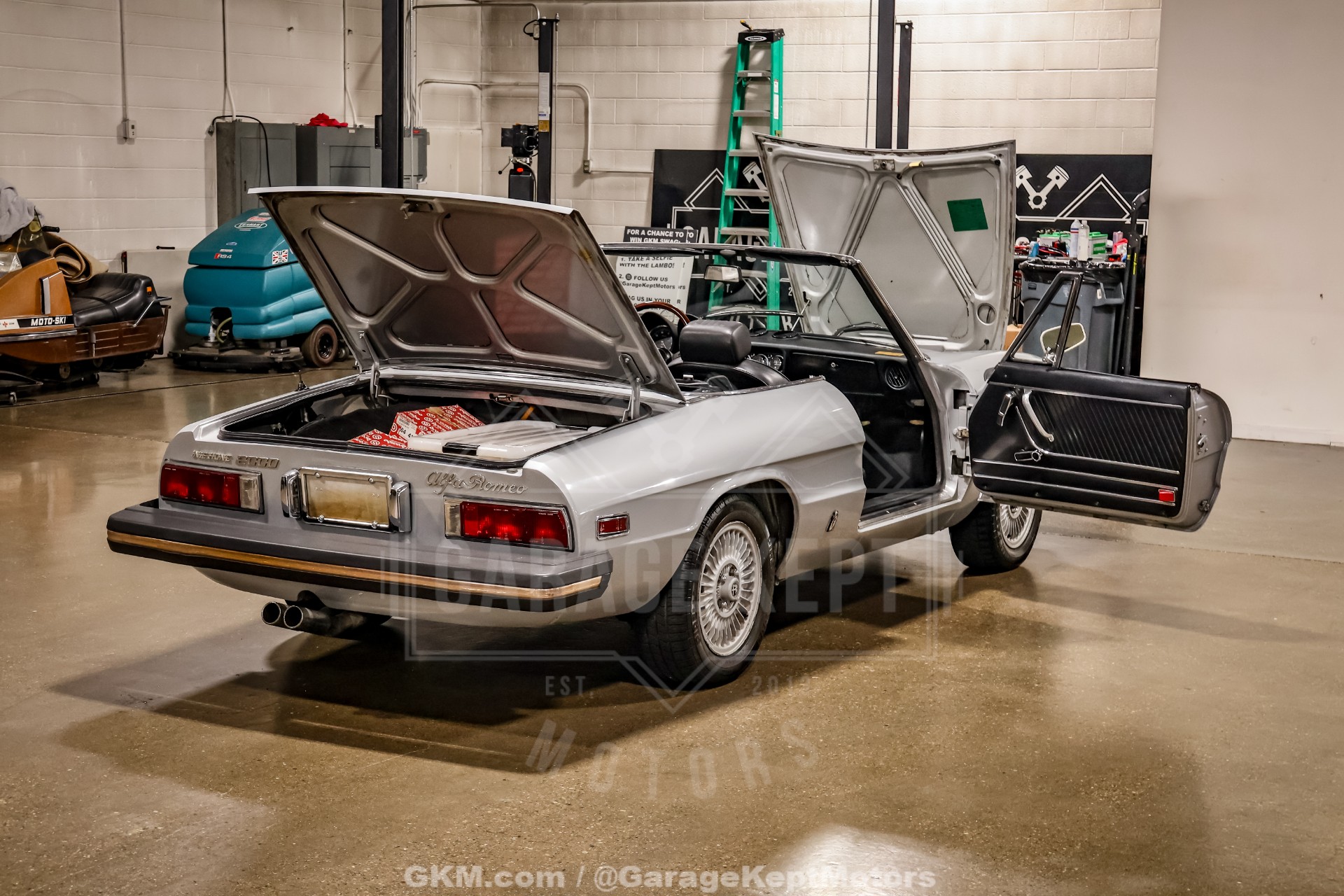 1976 Alfa Romeo 2000 Spider Veloce 55