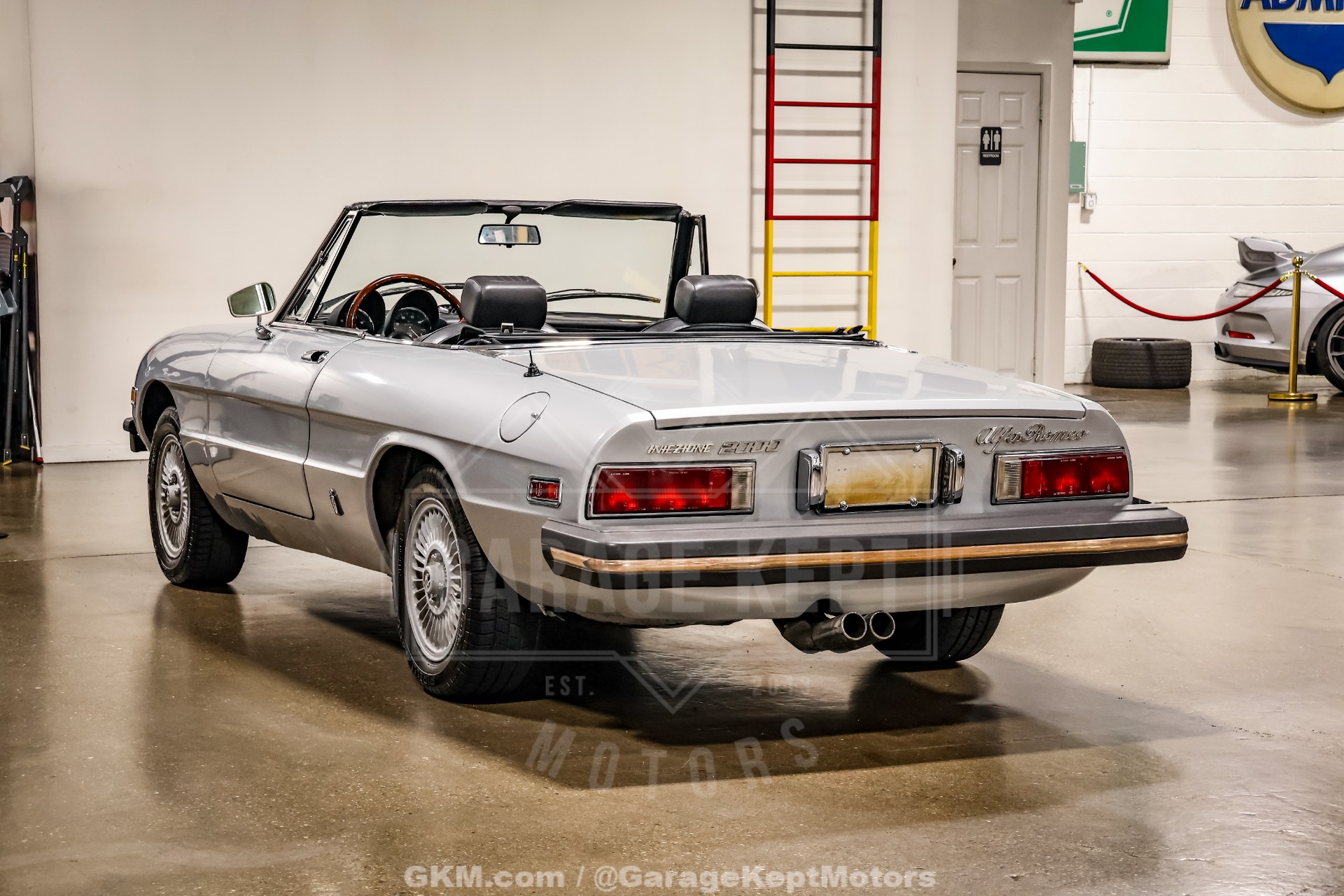 1976 Alfa Romeo 2000 Spider Veloce 7