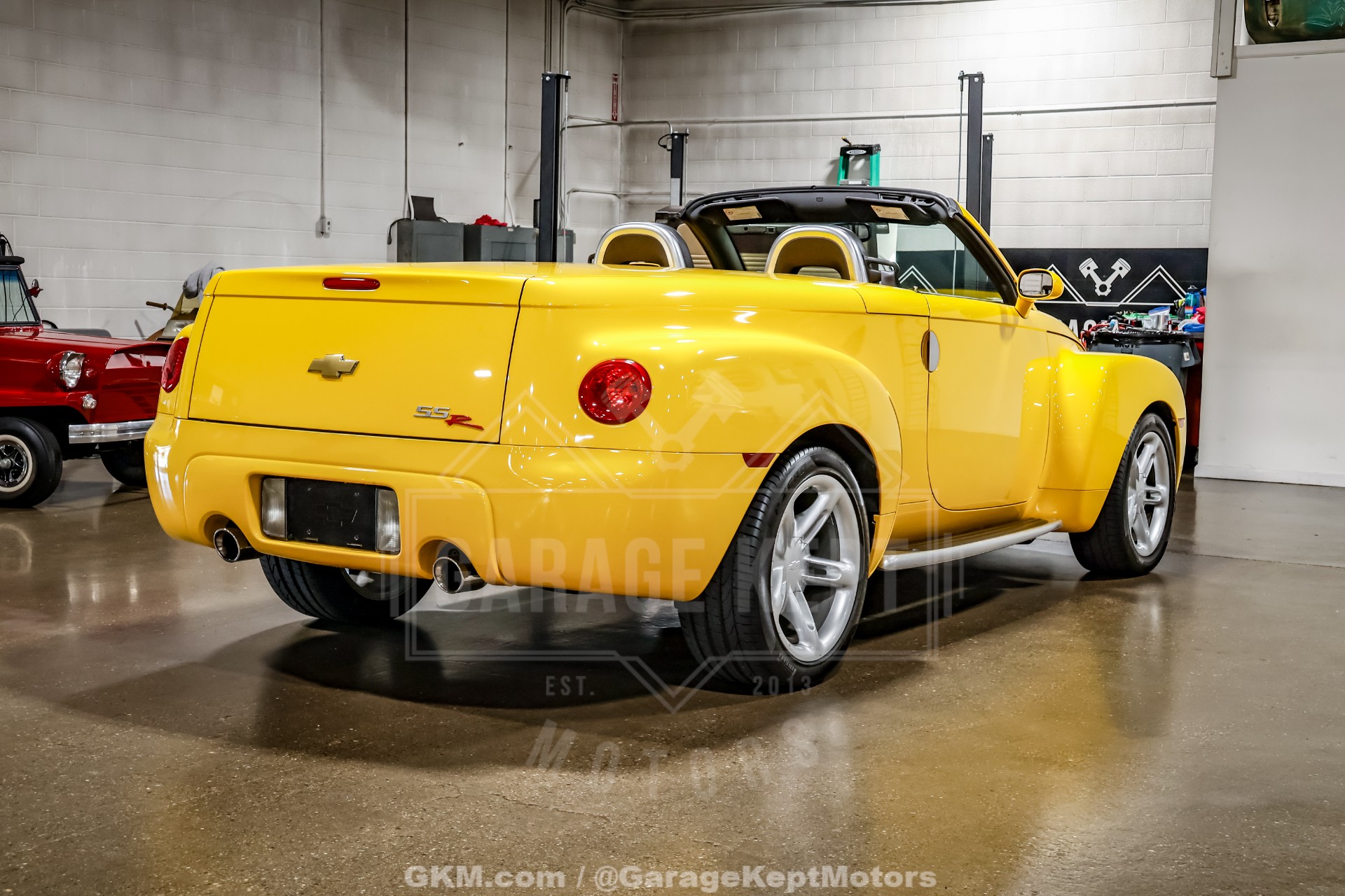 2004 Chevrolet SSR 23