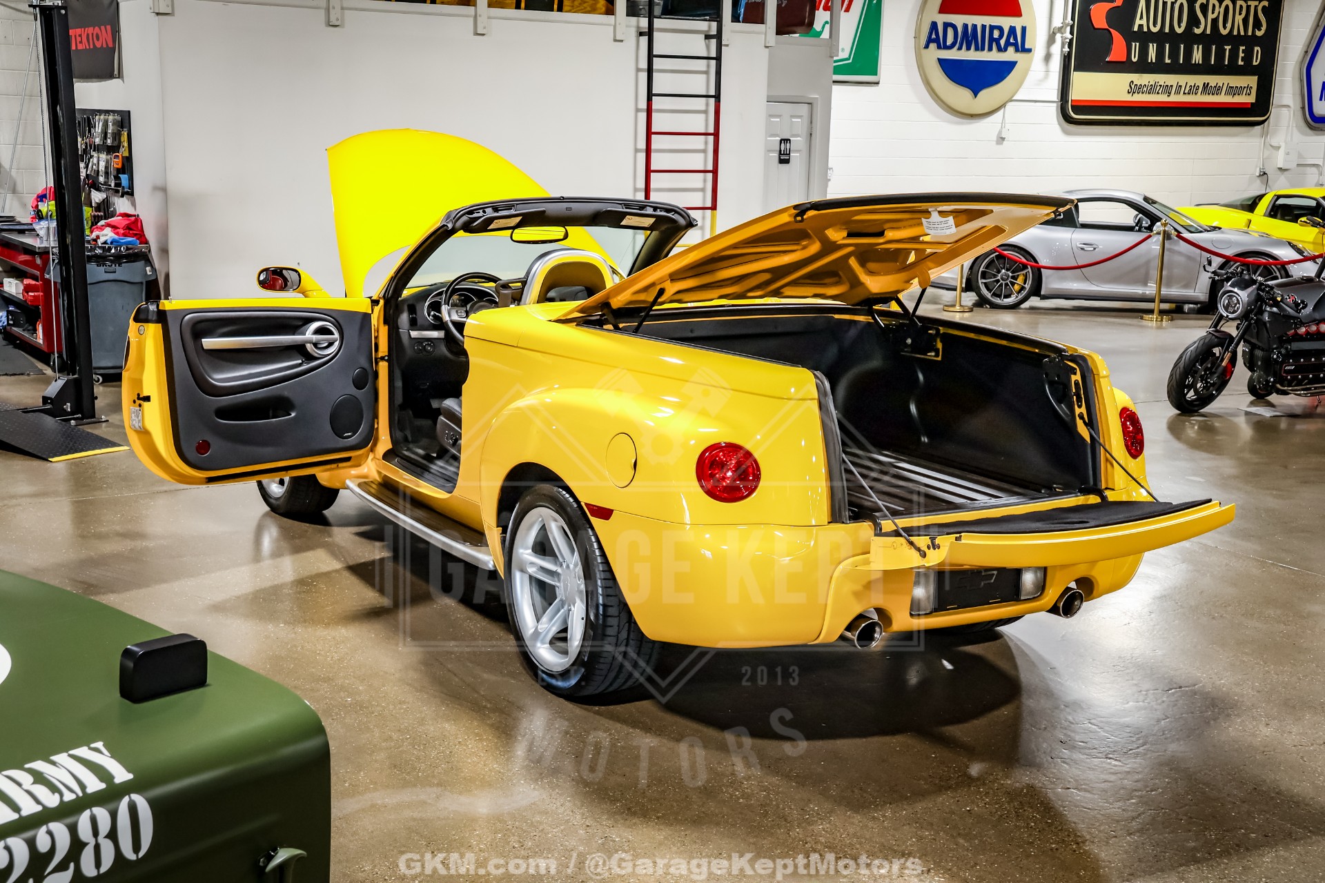 2004 Chevrolet SSR 71