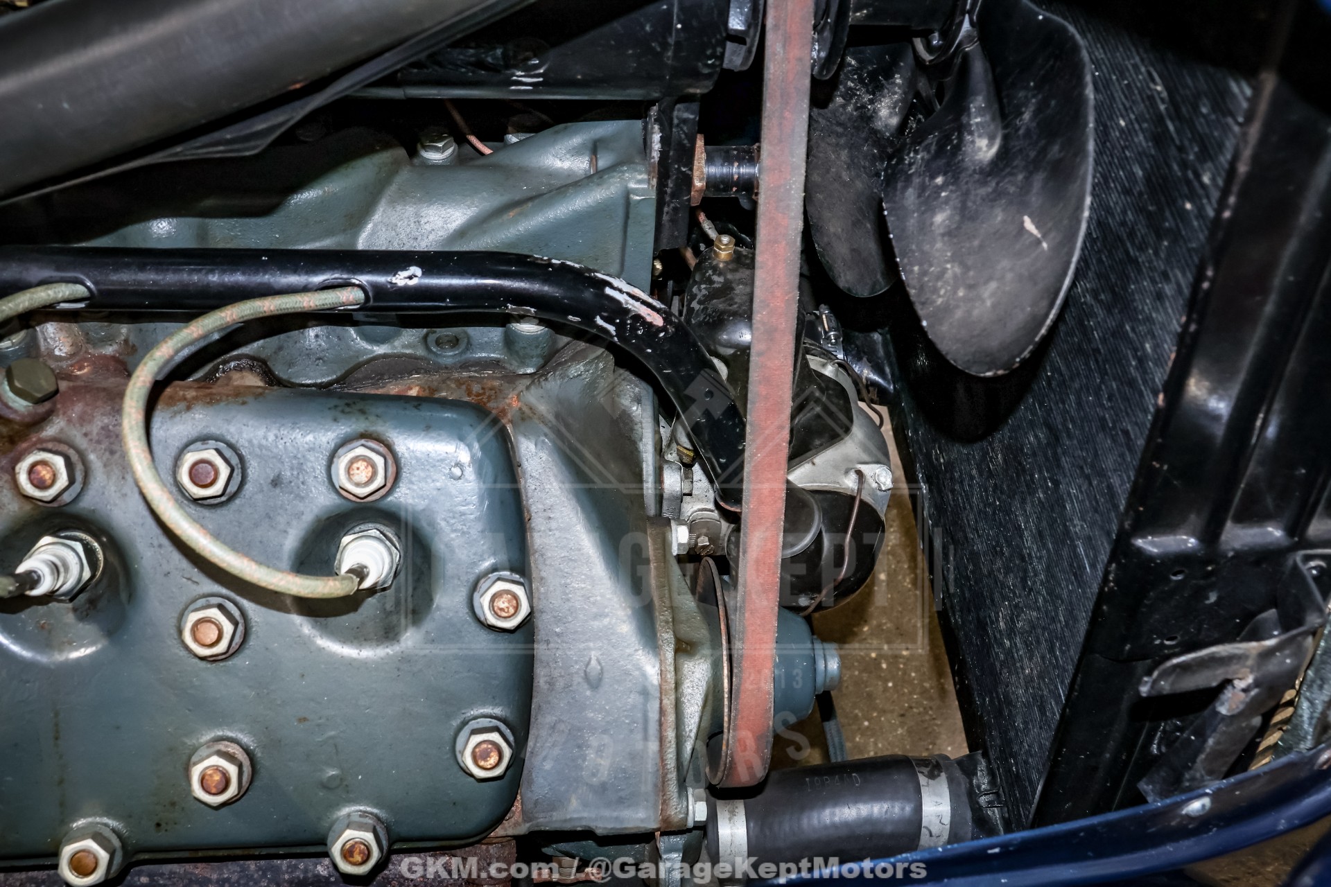 1935 Ford Model 48 174