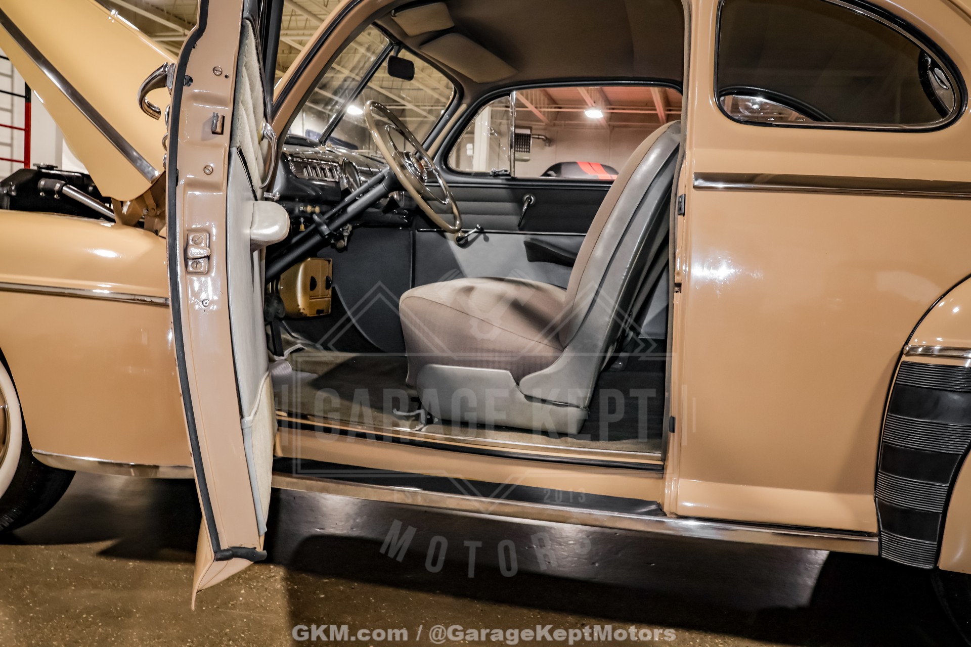 1947 Ford Deluxe 102