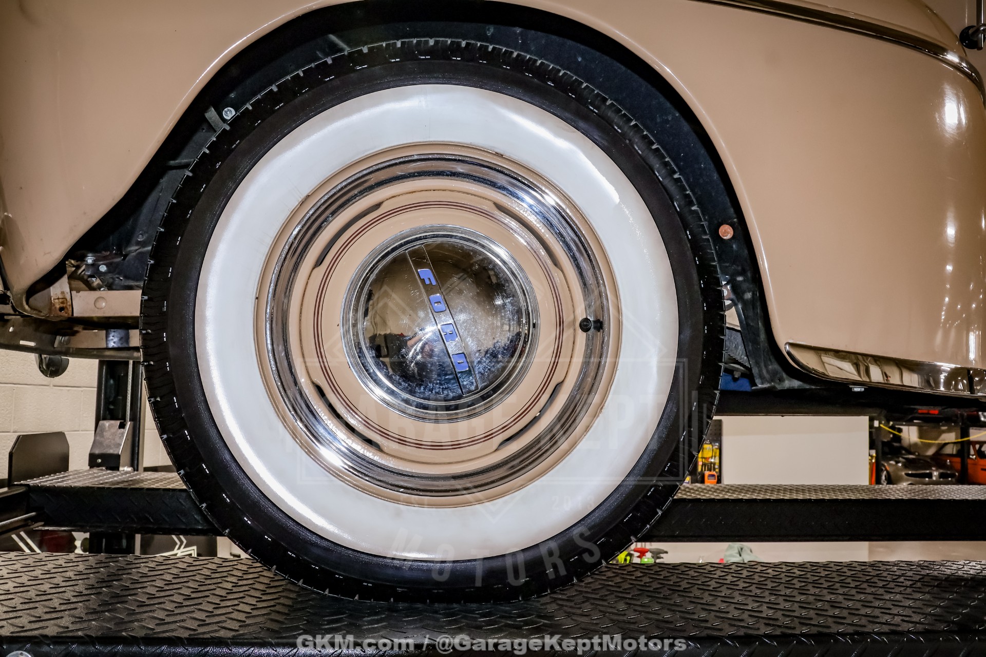 1947 Ford Deluxe 178