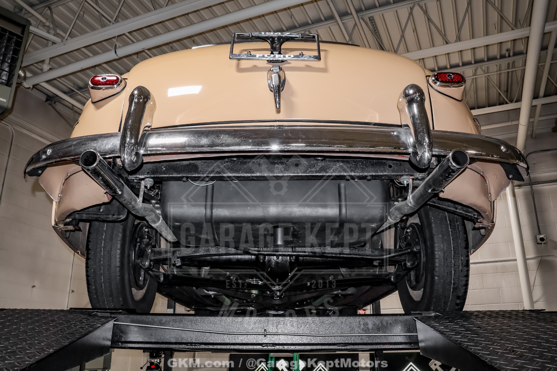 1947 Ford Deluxe 183
