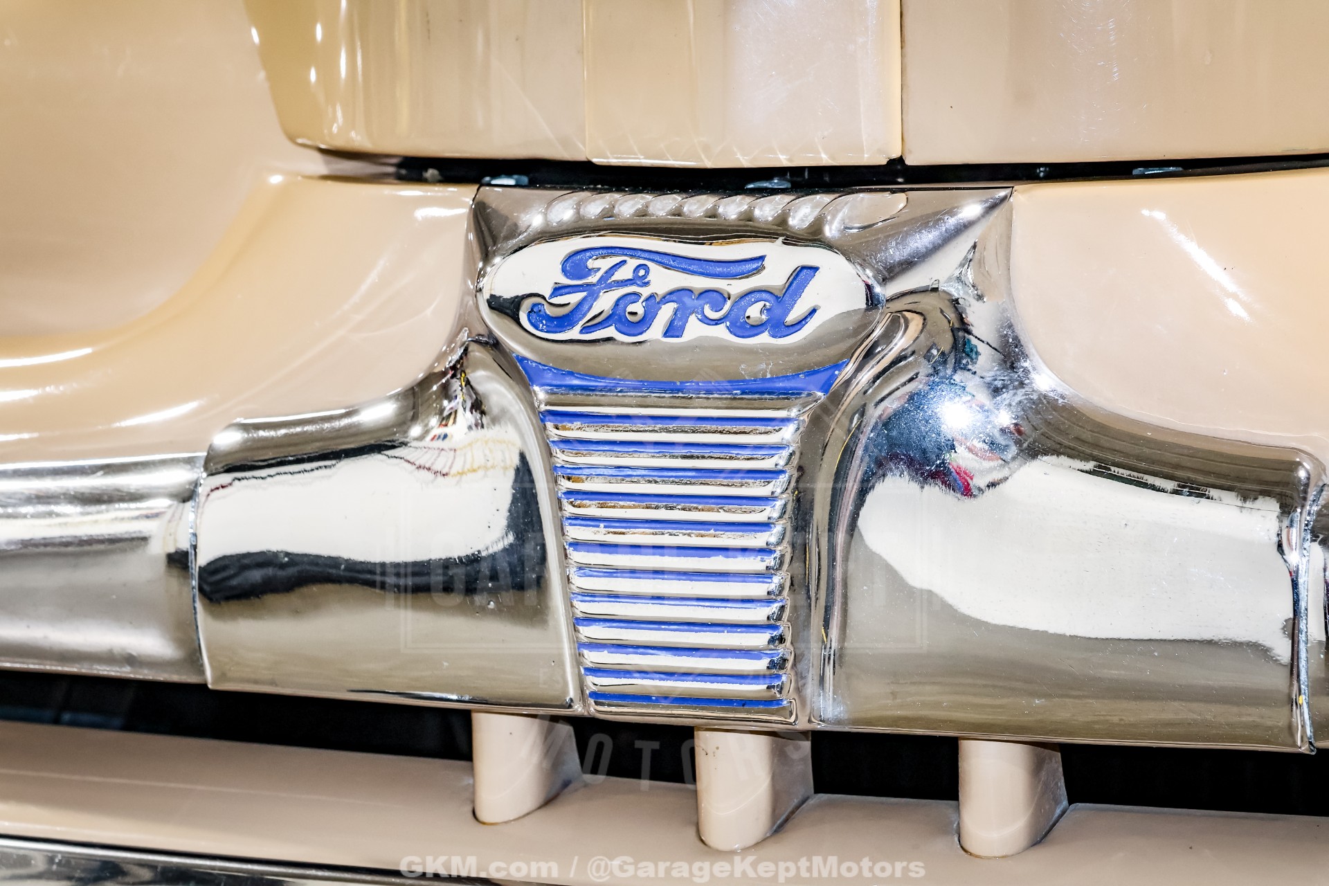 1947 Ford Deluxe 28