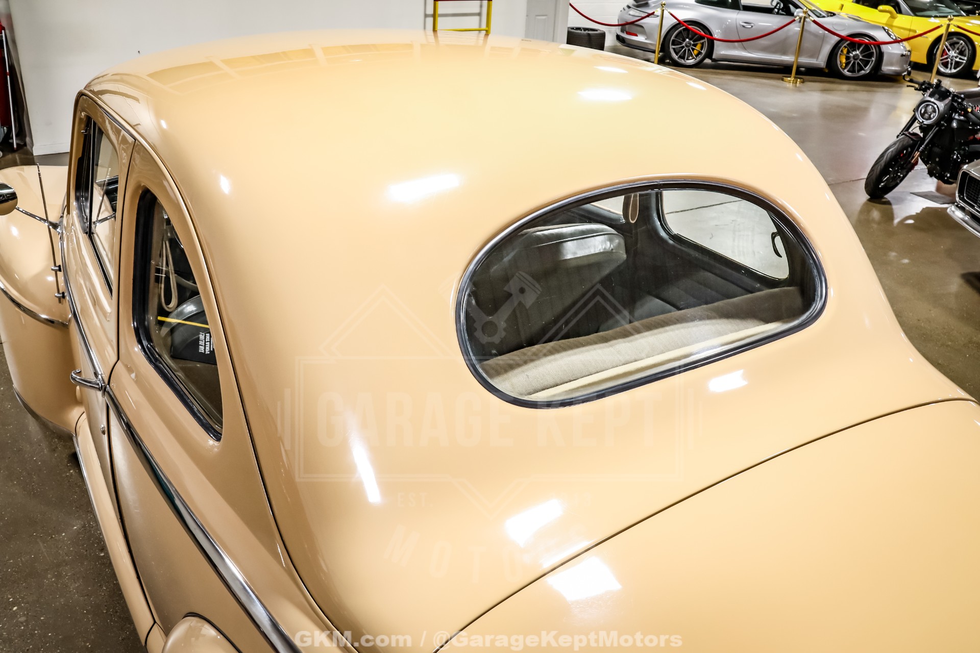 1947 Ford Deluxe 42