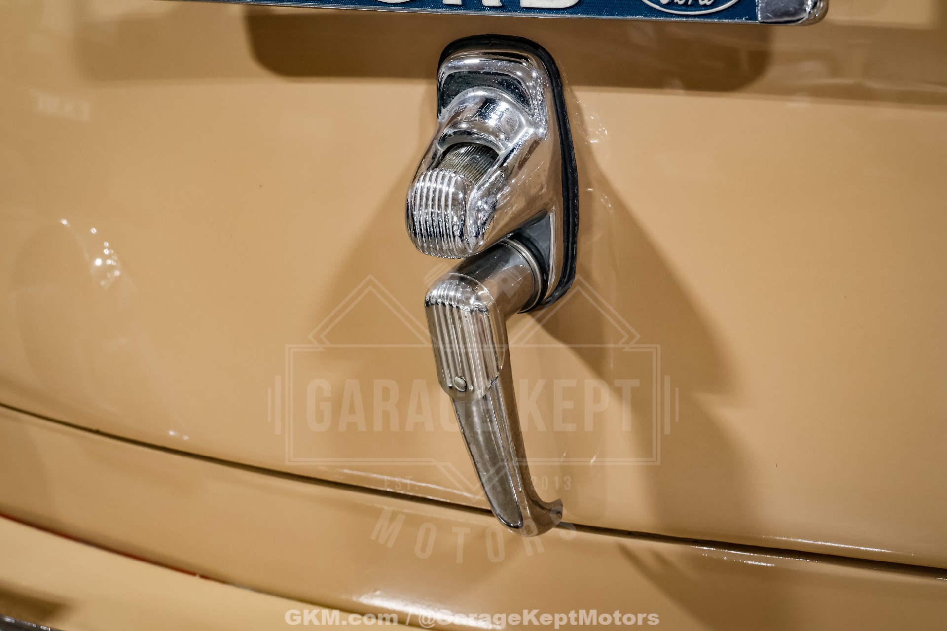 1947 Ford Deluxe 52