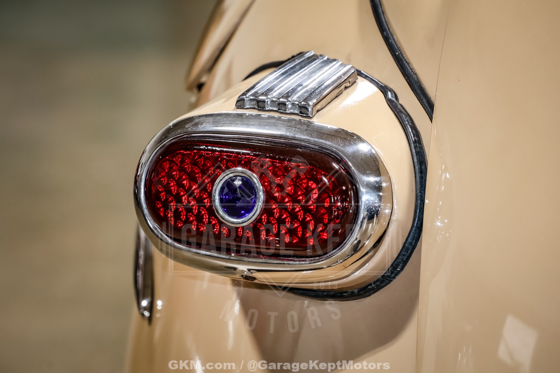 1947 Ford Deluxe 54