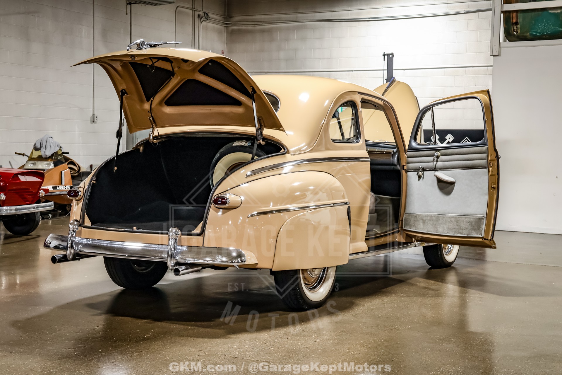 1947 Ford Deluxe 70
