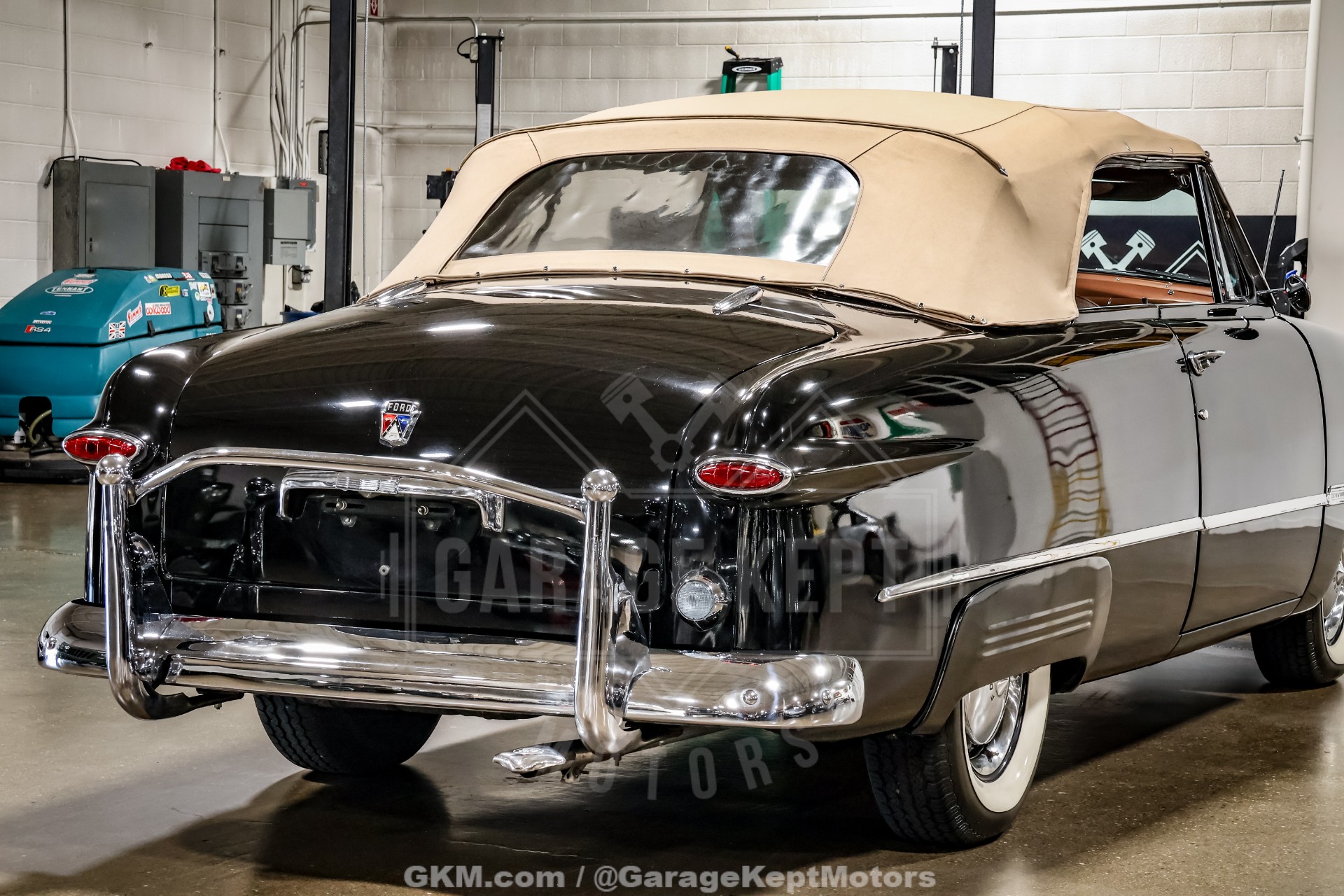 1950 Ford Custom Deluxe 56