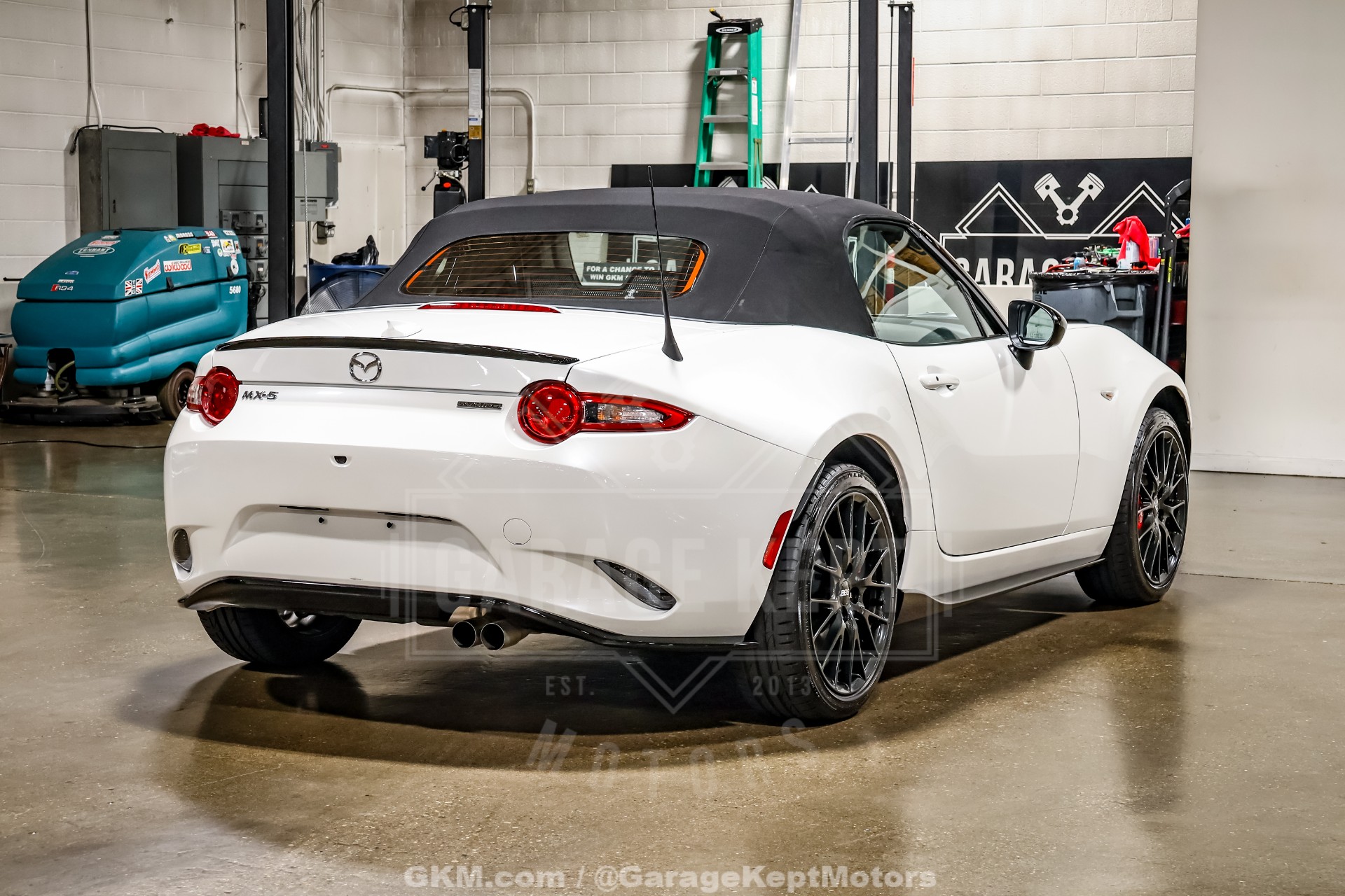 2022 Mazda MX-5 Miata 203