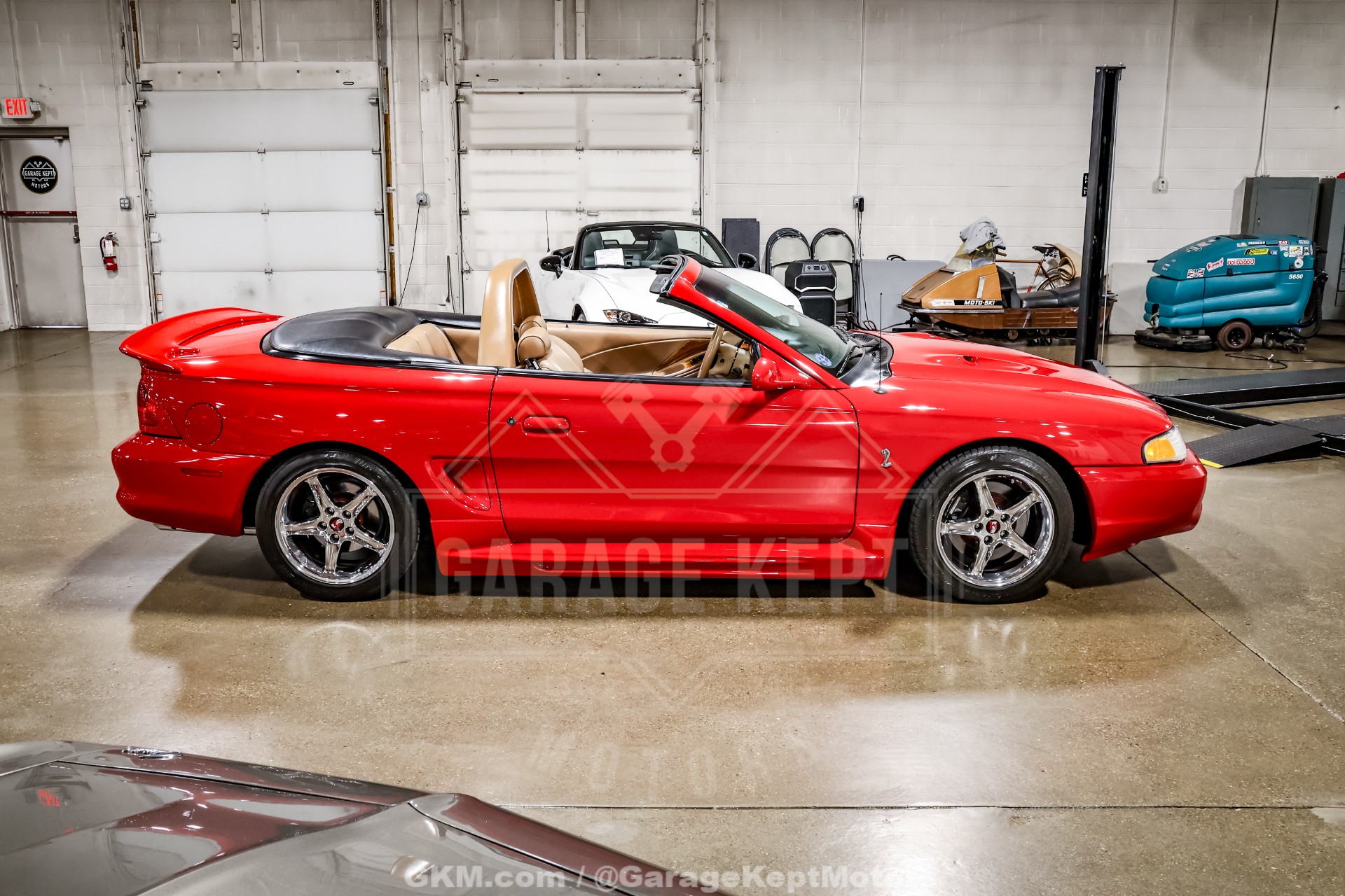 1997 Ford Mustang SVT Cobra 10
