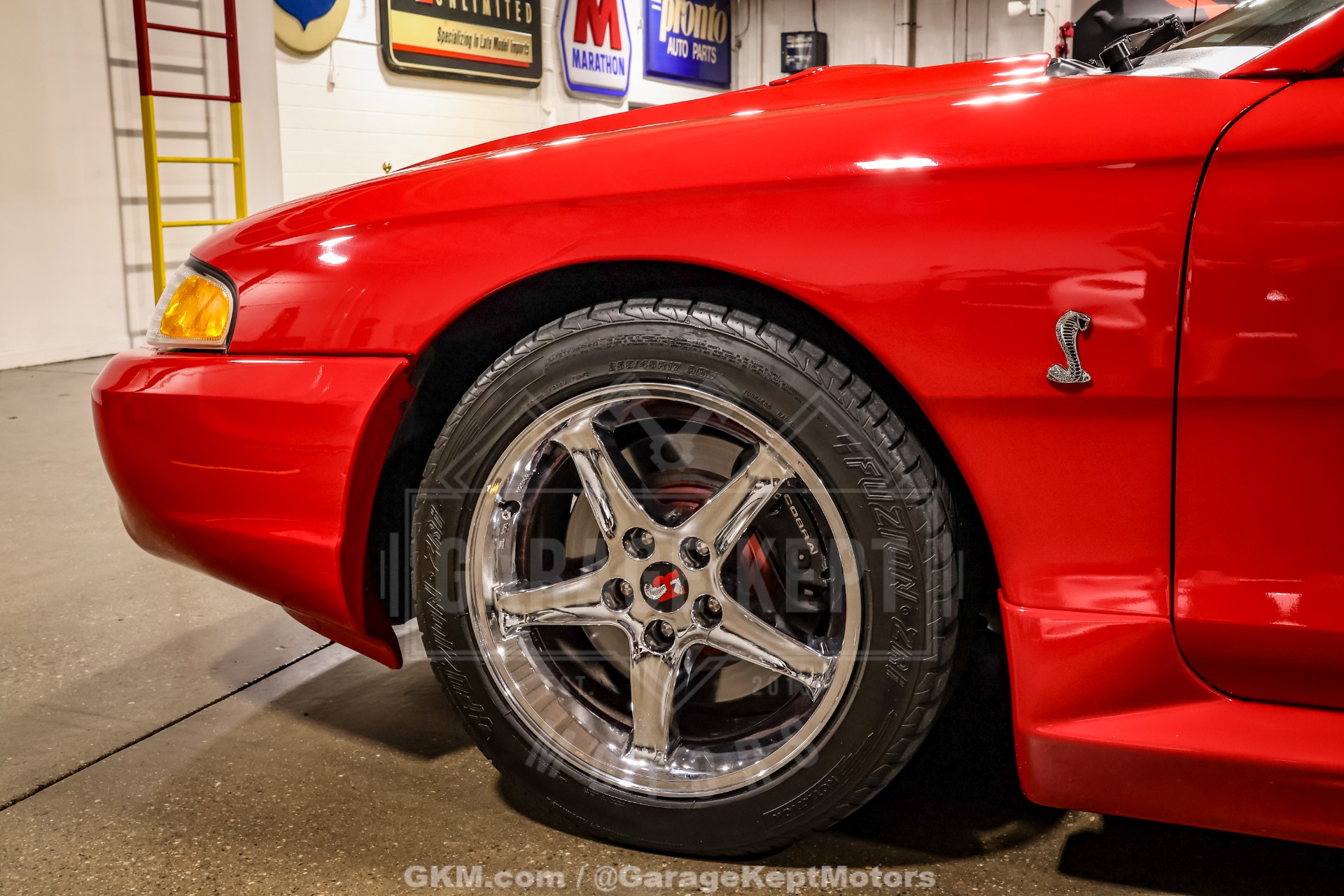 1997 Ford Mustang SVT Cobra 32