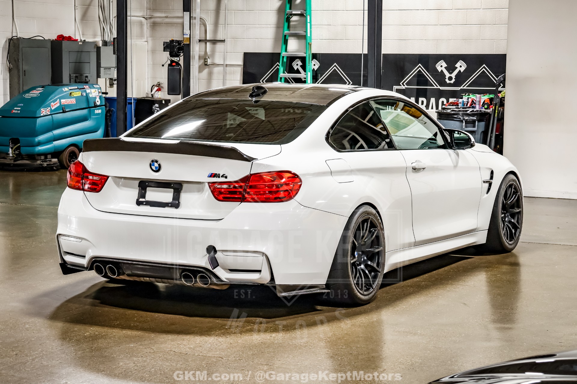 2015 BMW M4 8
