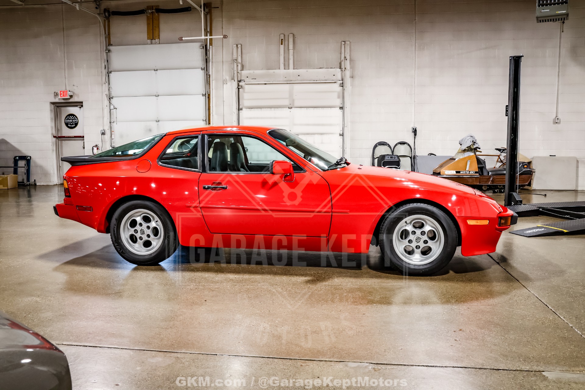 1985 Porsche 944 10