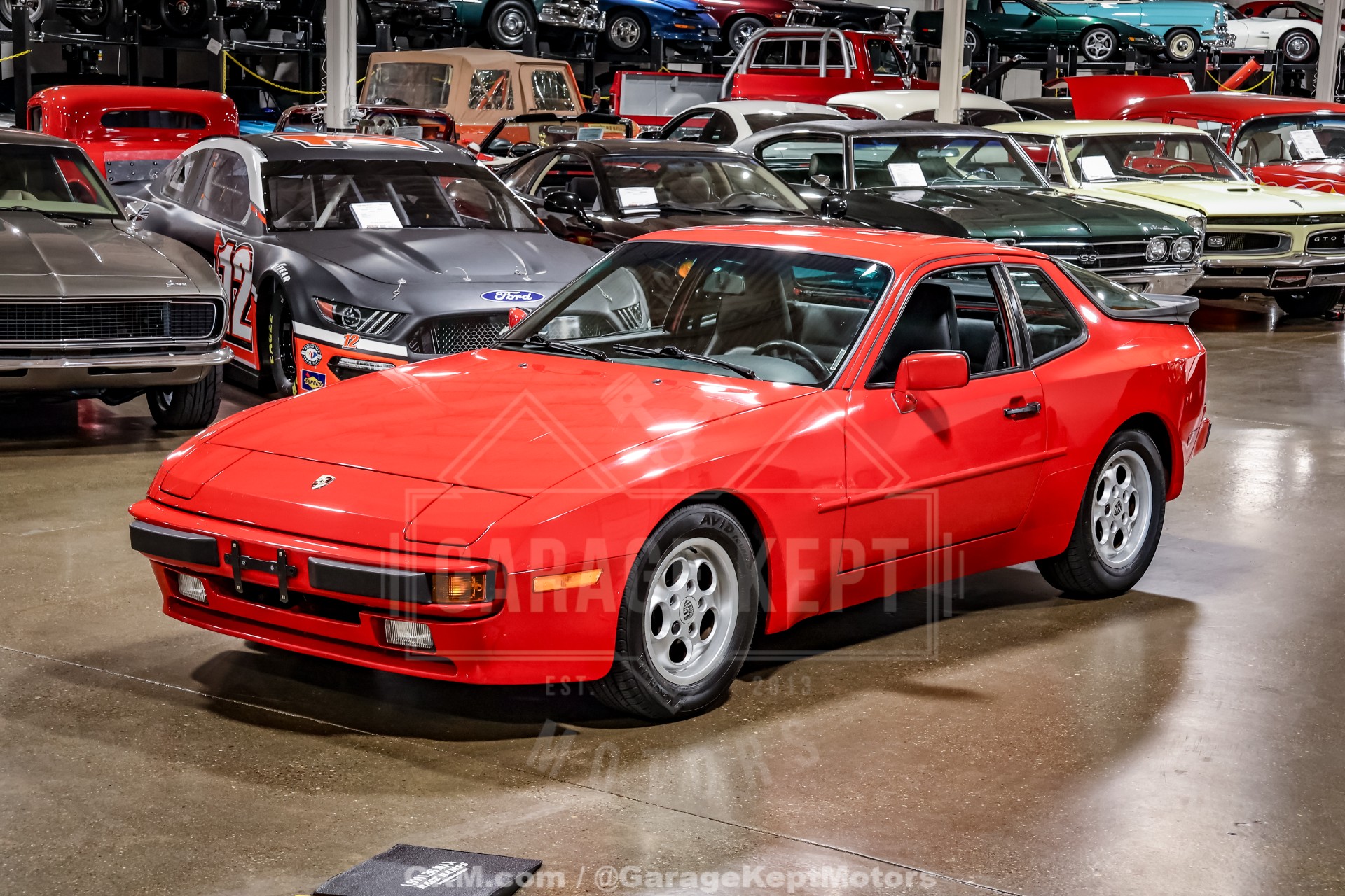 1985 Porsche 944 32