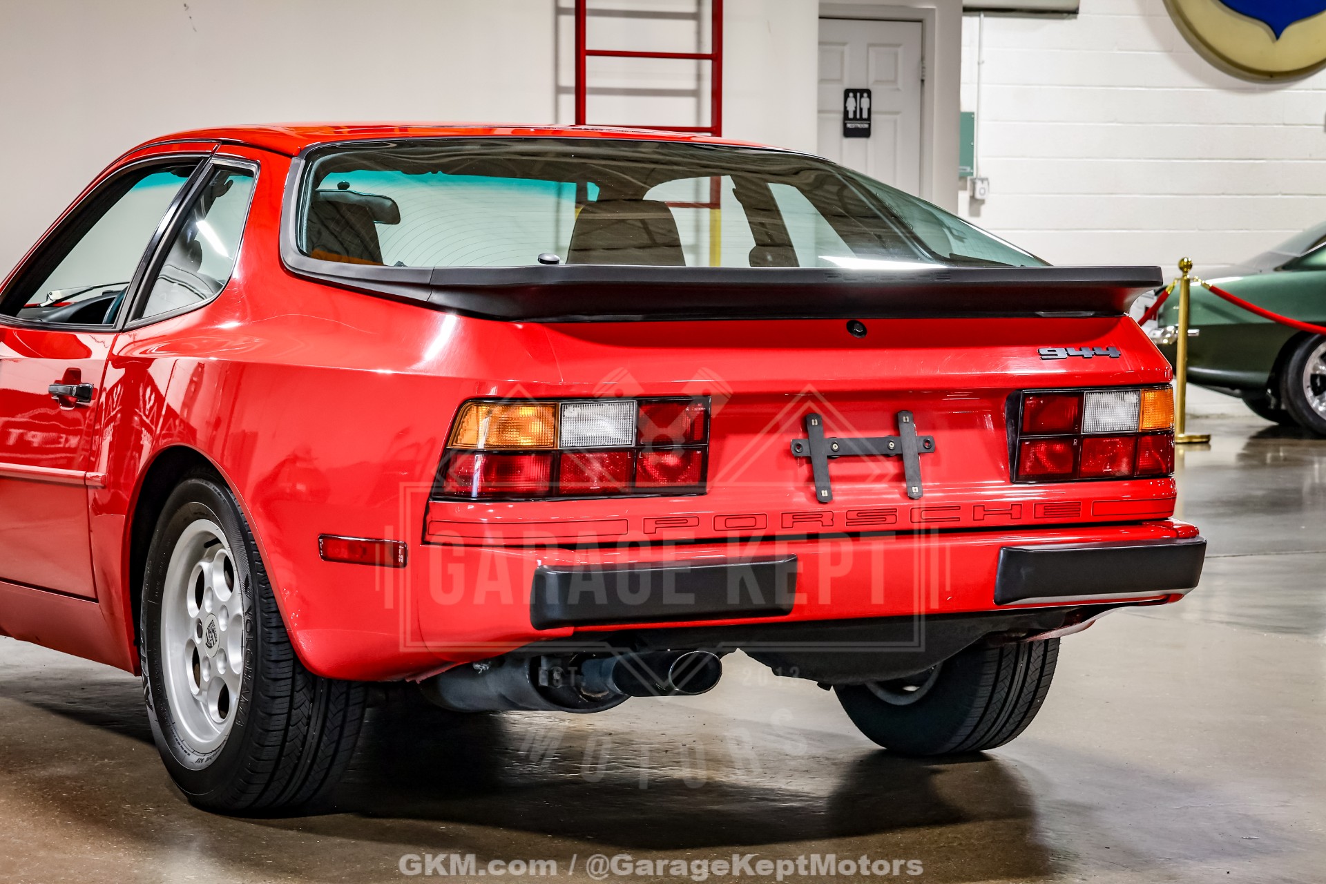1985 Porsche 944 42