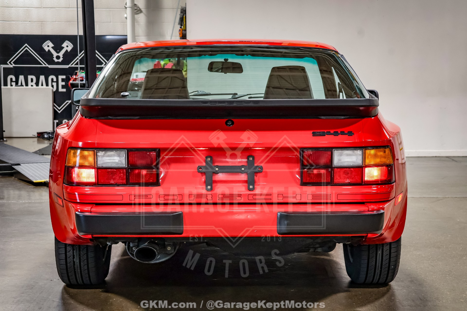 1985 Porsche 944 46