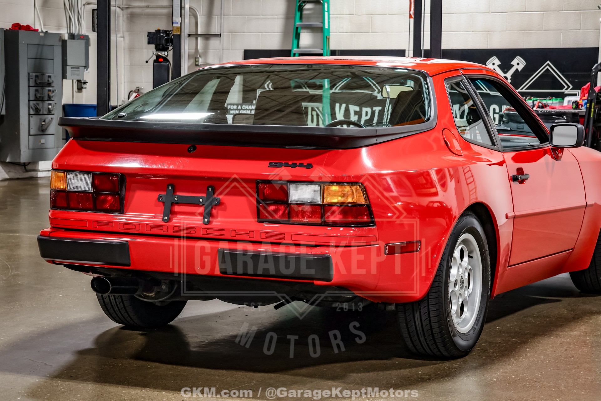 1985 Porsche 944 48