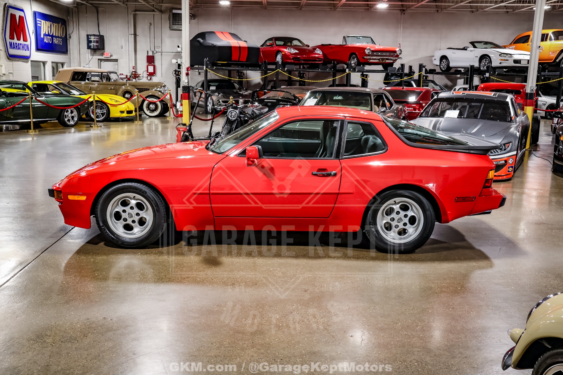 1985 Porsche 944 5