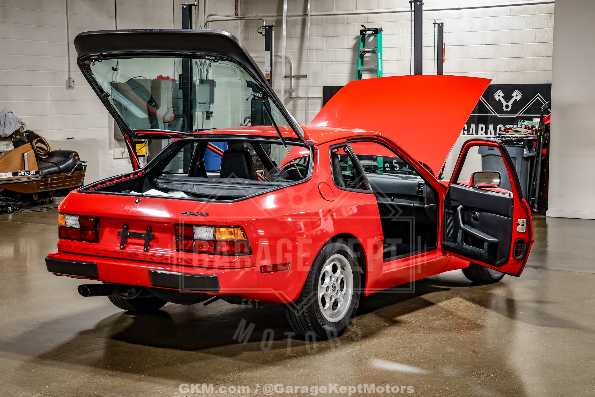 1985 Porsche 944 64