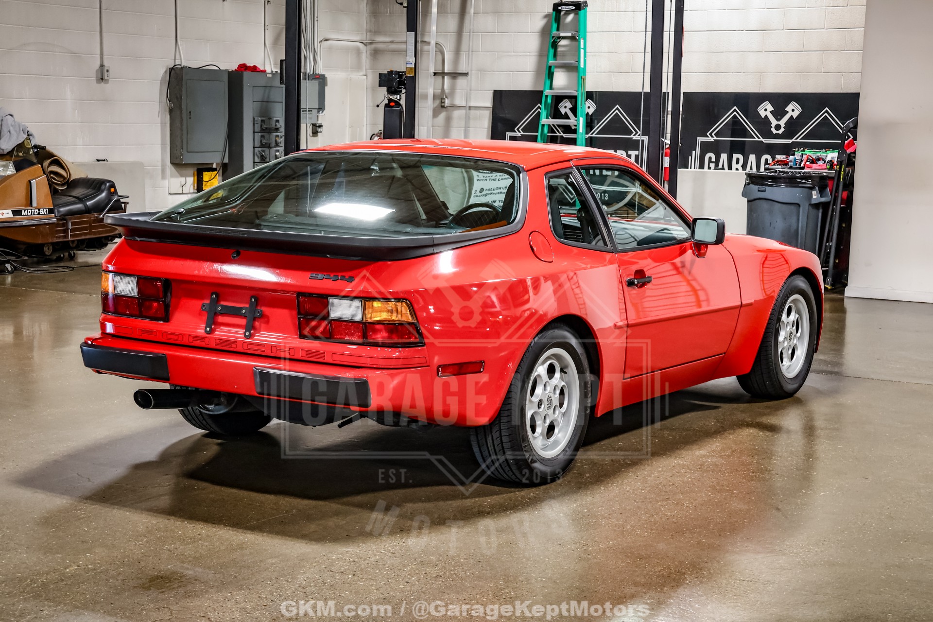 1985 Porsche 944 8