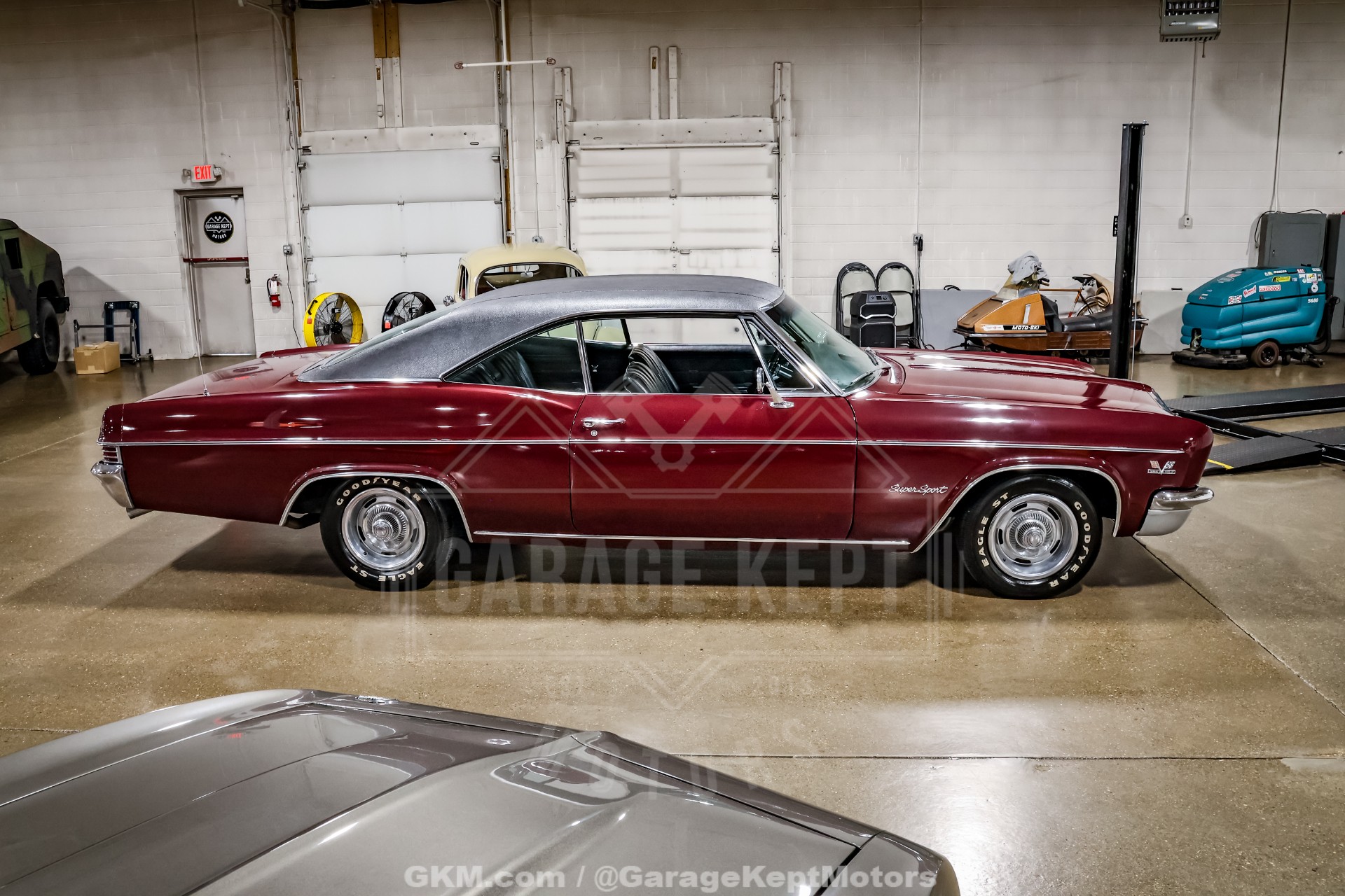 1966 Chevrolet Impala SS 10