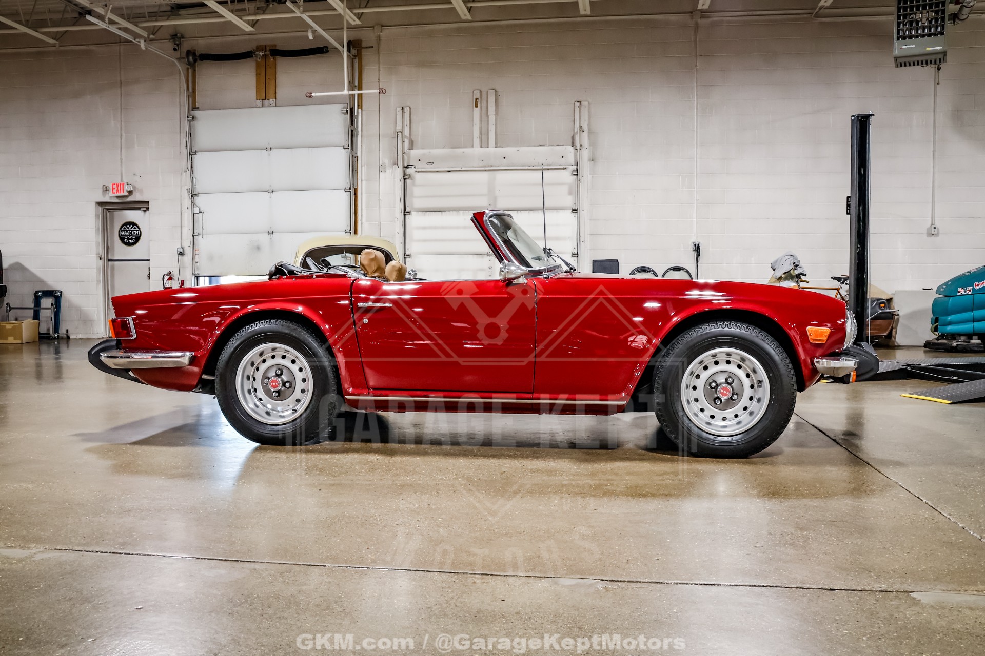 1976 Triumph TR6 32