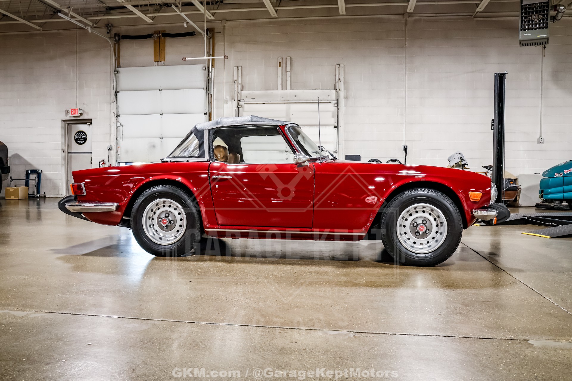 1976 Triumph TR6 8
