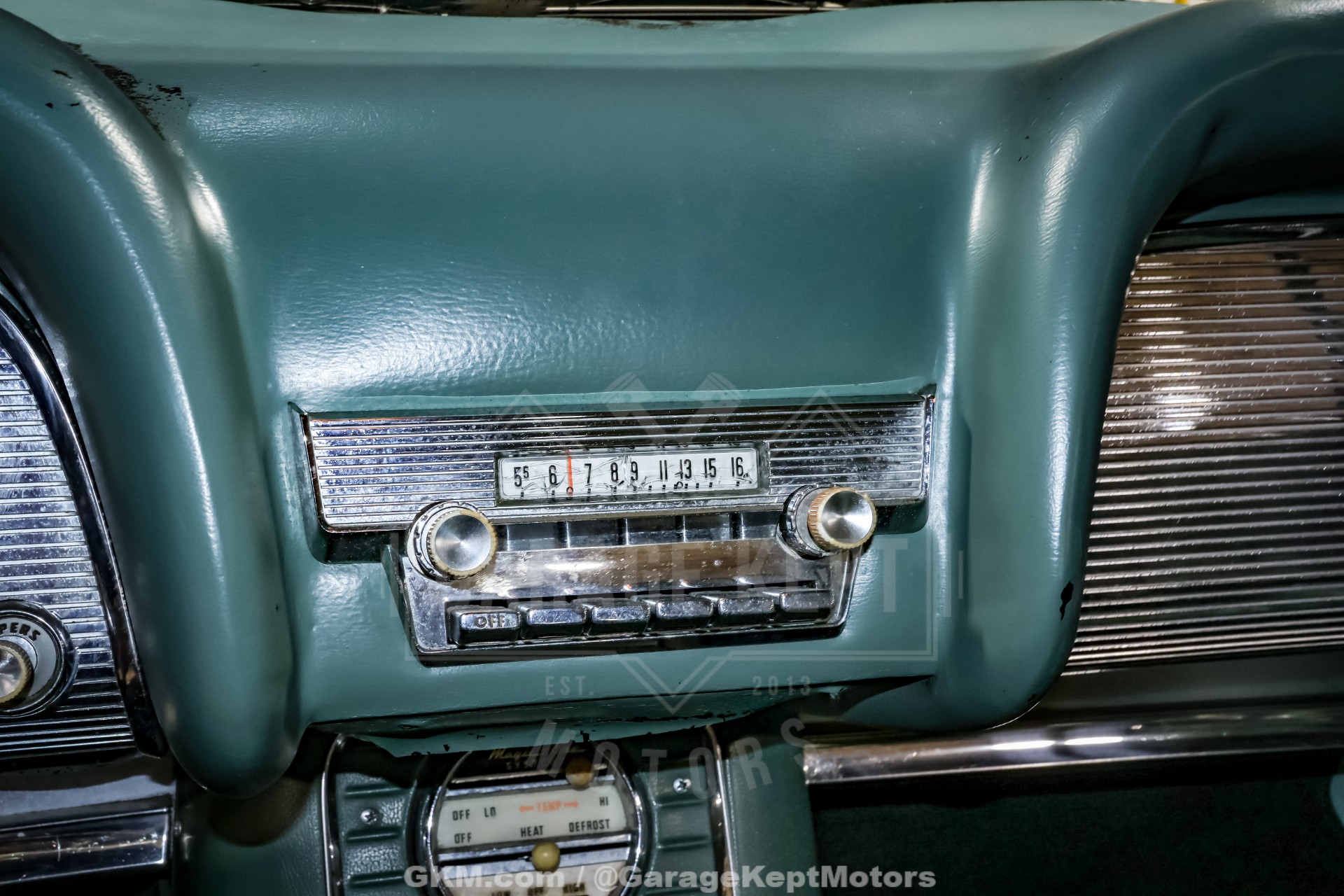 1960 Ford Thunderbird 128