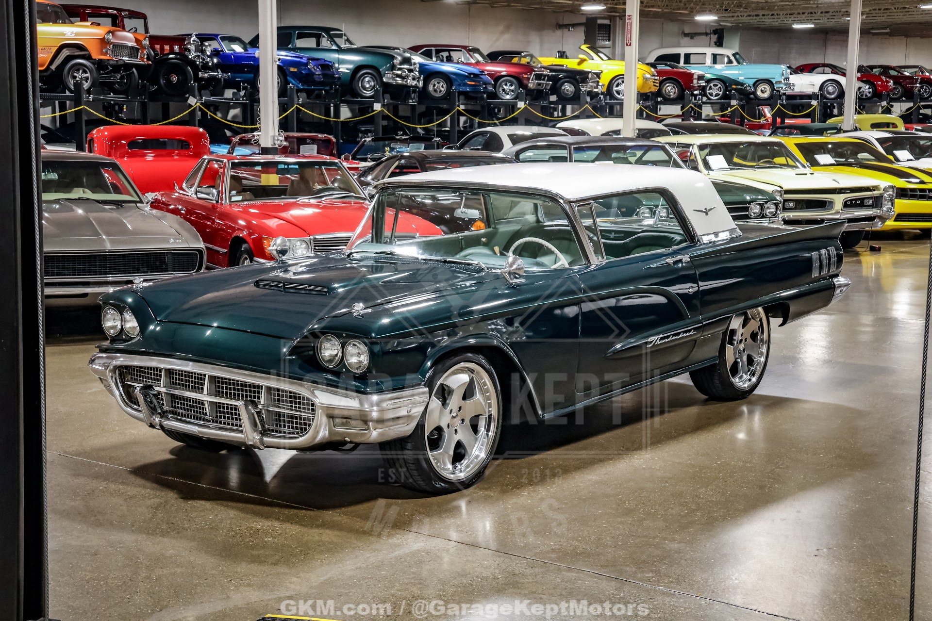 1960 Ford Thunderbird 30