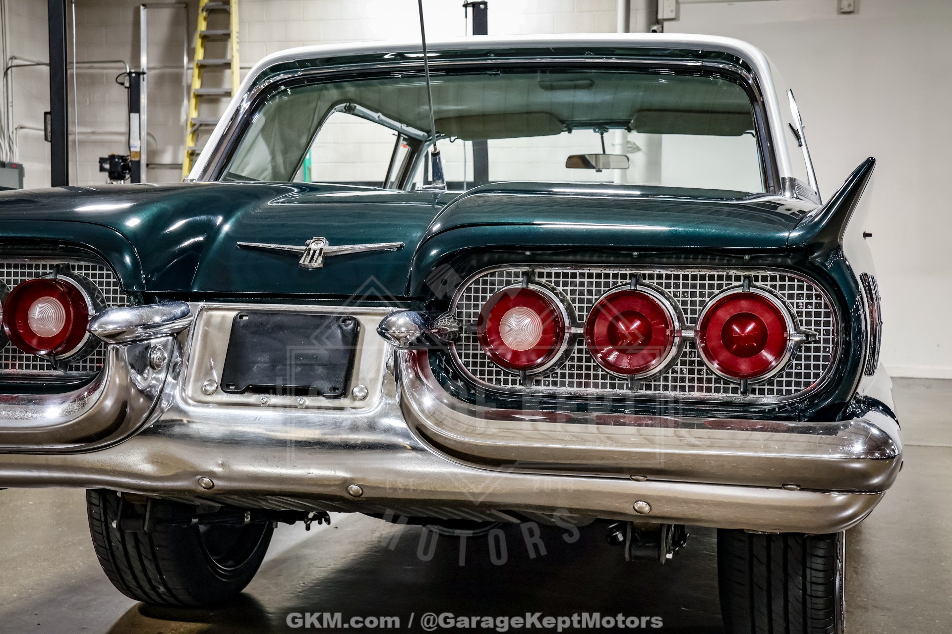 1960 Ford Thunderbird 43