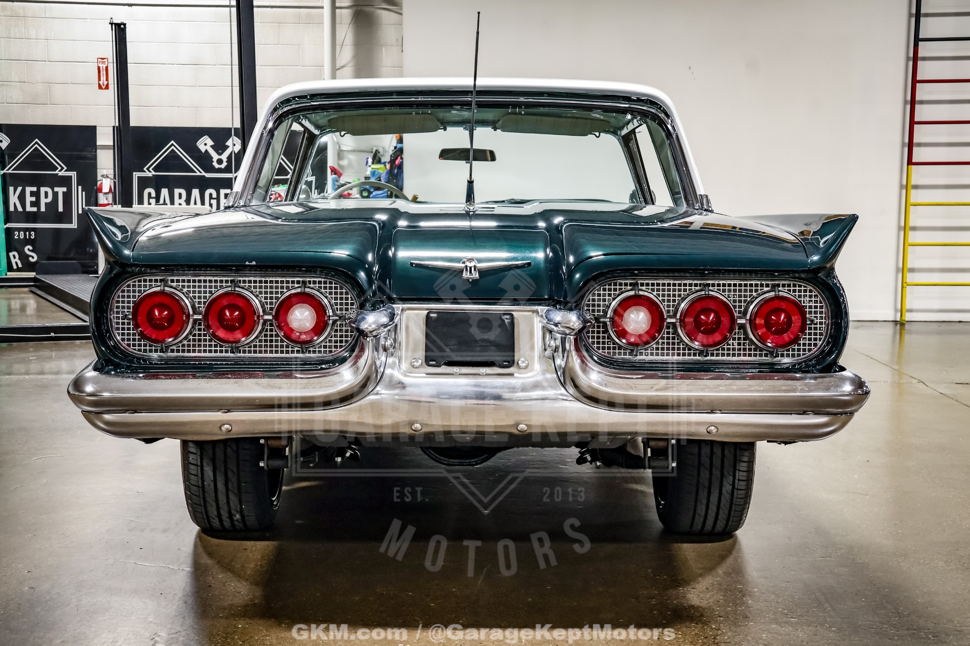 1960 Ford Thunderbird 44